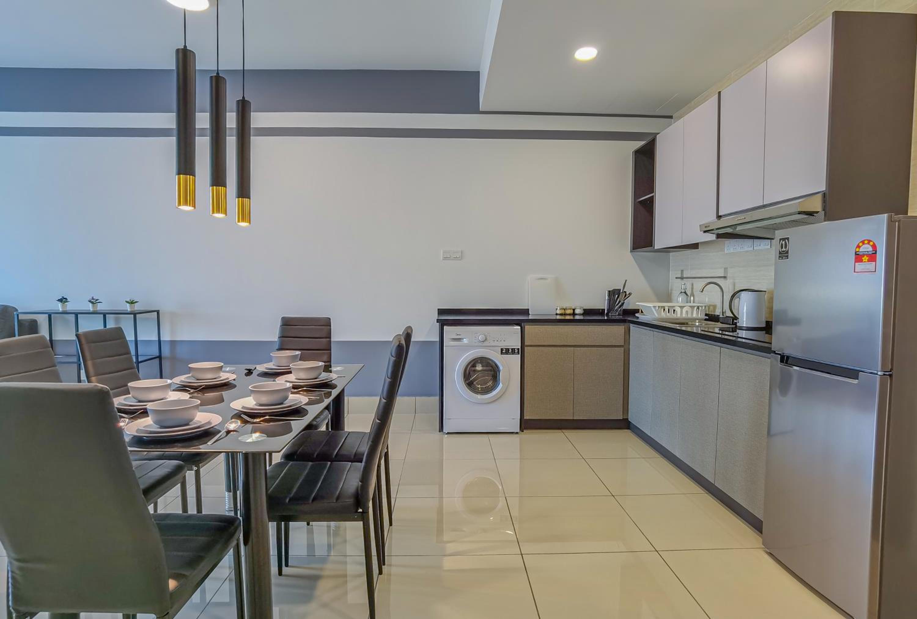 Lovely 2 bedroom w Pool for 6 pax - Chan Sow Lin