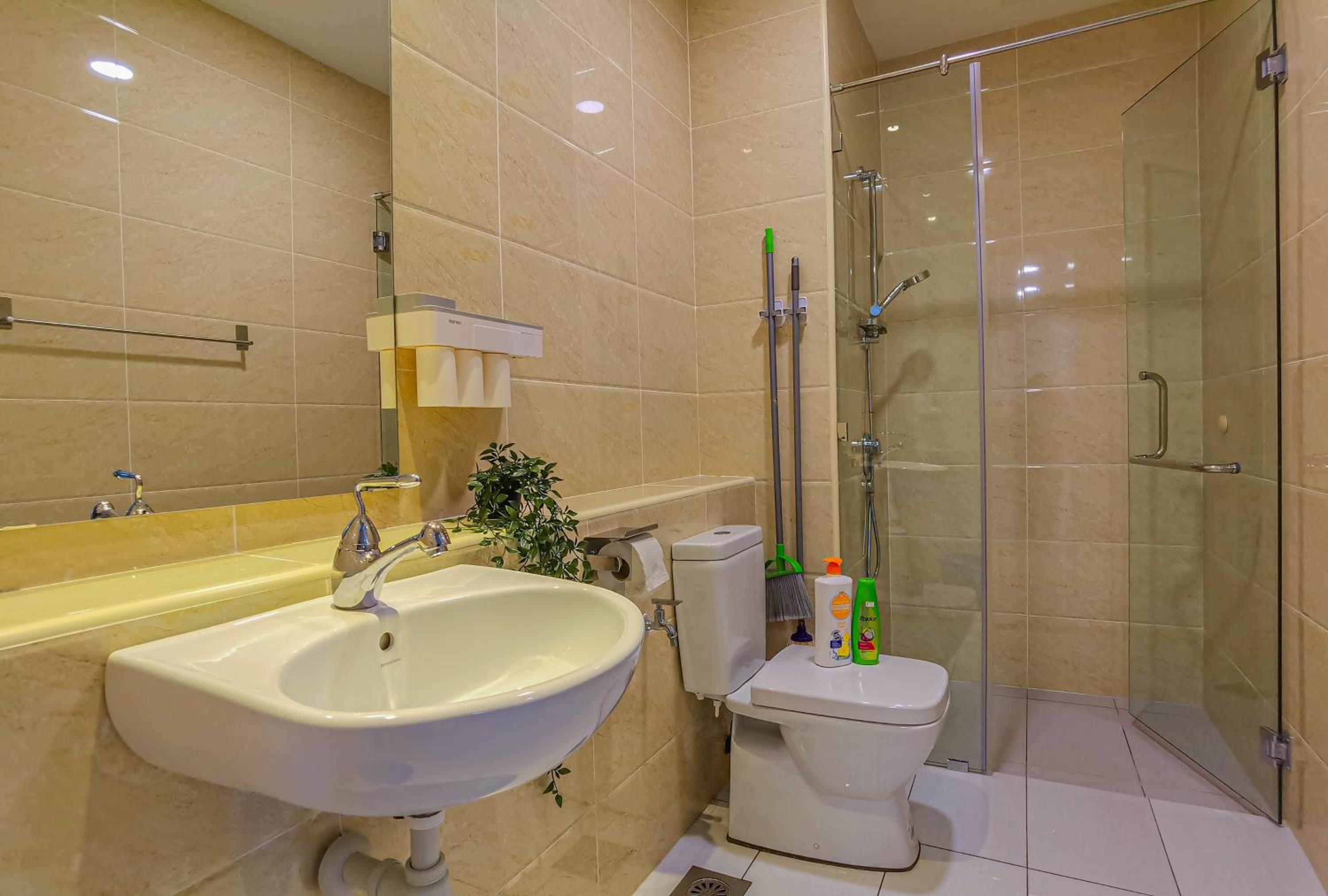Lovely 2 bedroom w Pool for 6 pax - Chan Sow Lin