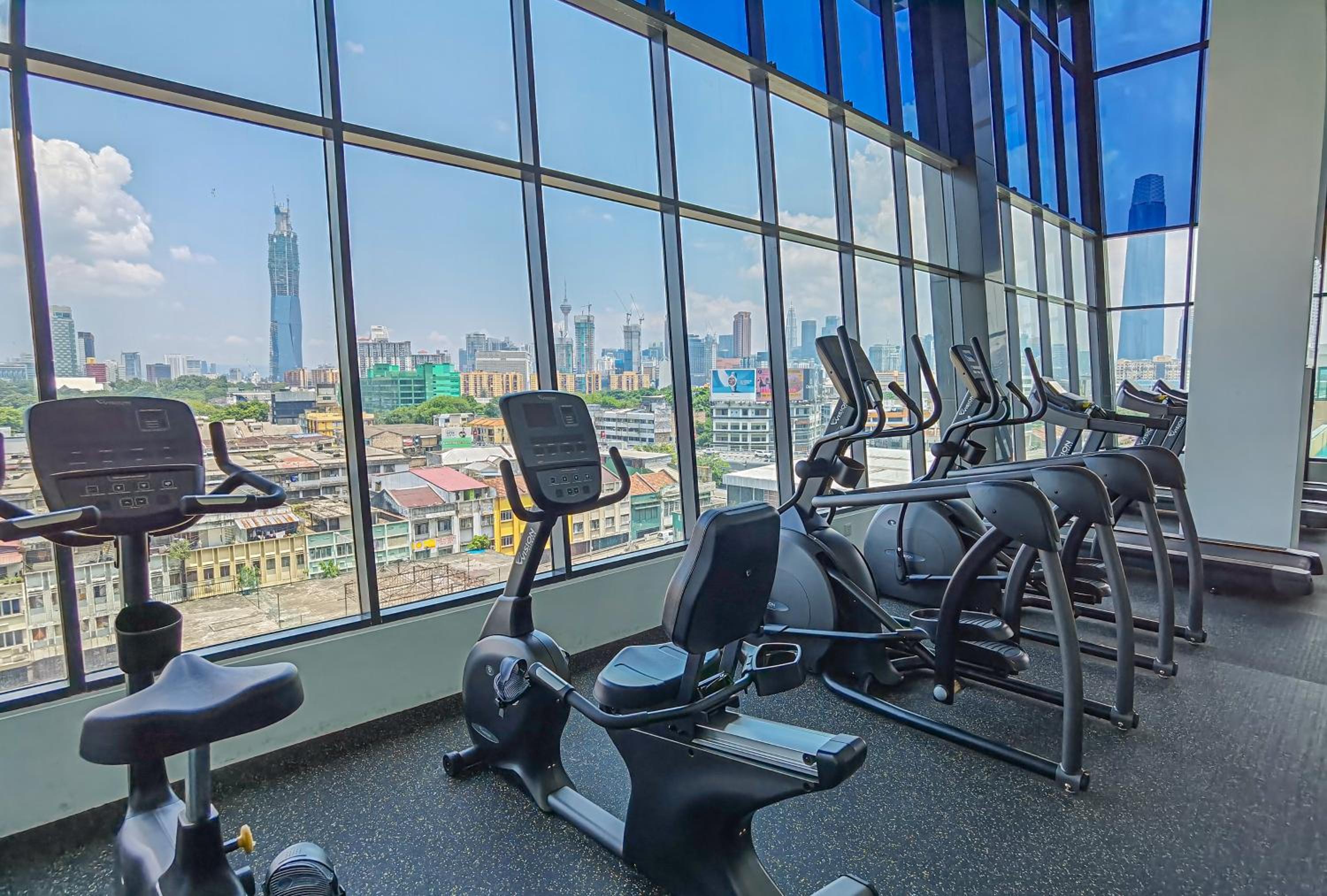 Lovely 2 bedroom w Pool for 6 pax - Chan Sow Lin