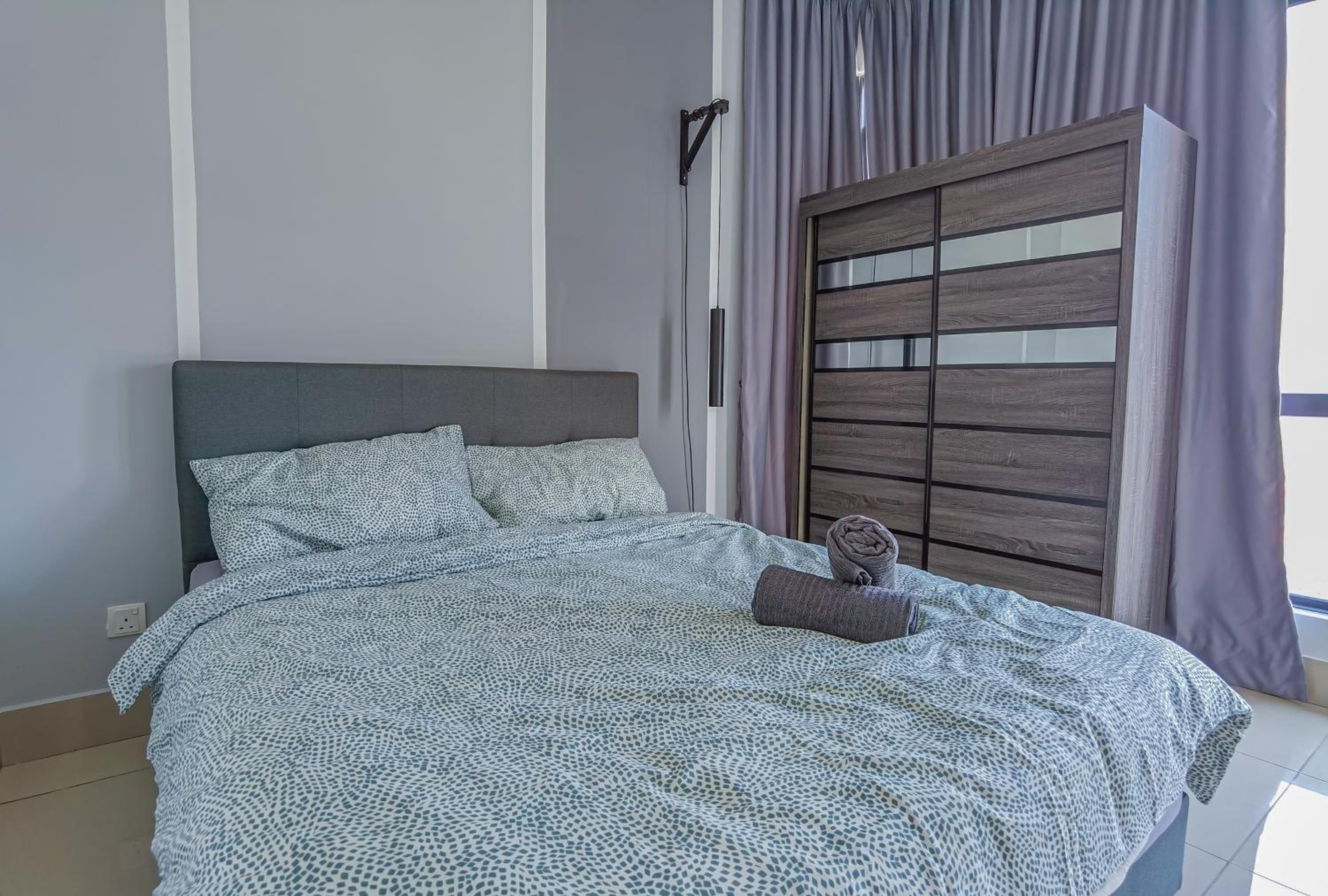 Lovely 2 bedroom w Pool for 6 pax - Chan Sow Lin