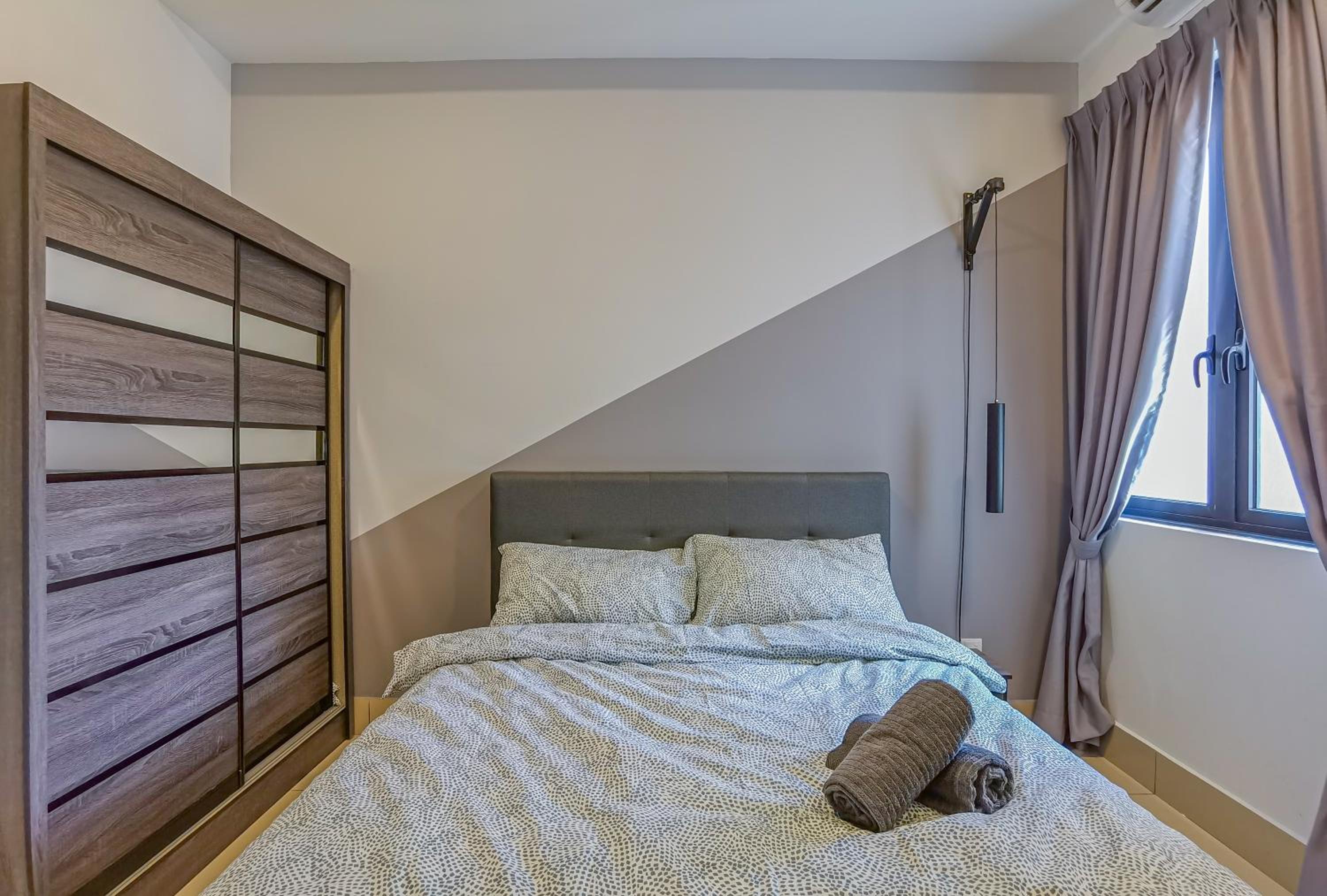 Lovely 2 bedroom w Pool for 6 pax - Chan Sow Lin