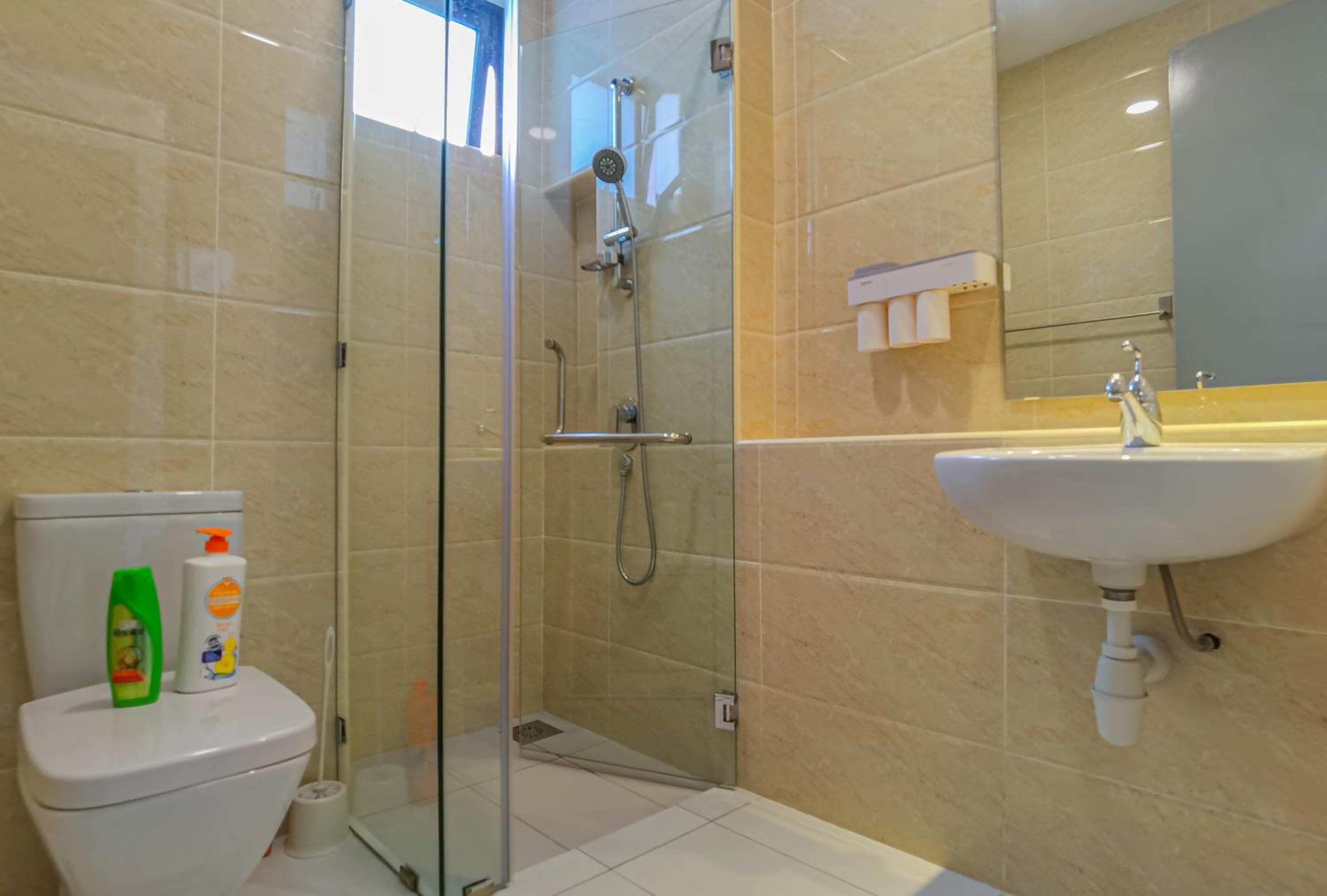Lovely 2 bedroom w Pool for 6 pax - Chan Sow Lin