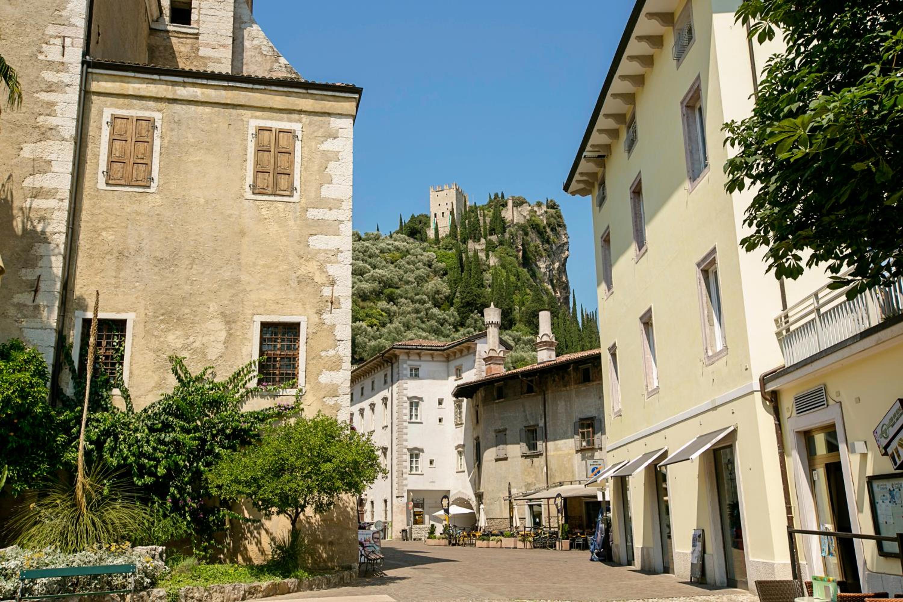 Muri Di Arco - Happy Rentals view 4