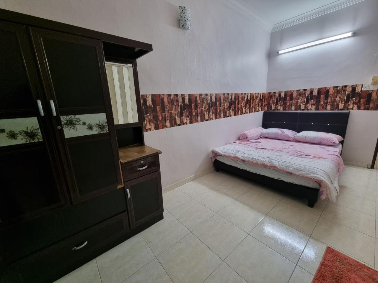 HELLO HOMESTAY