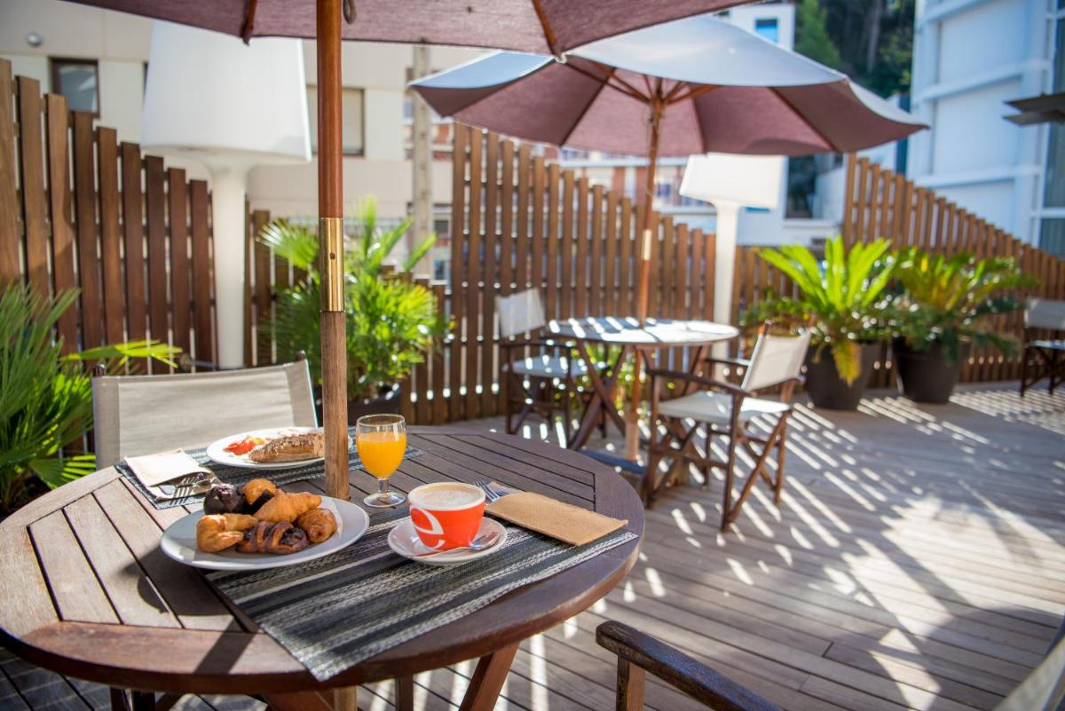 outdoor BBQ area