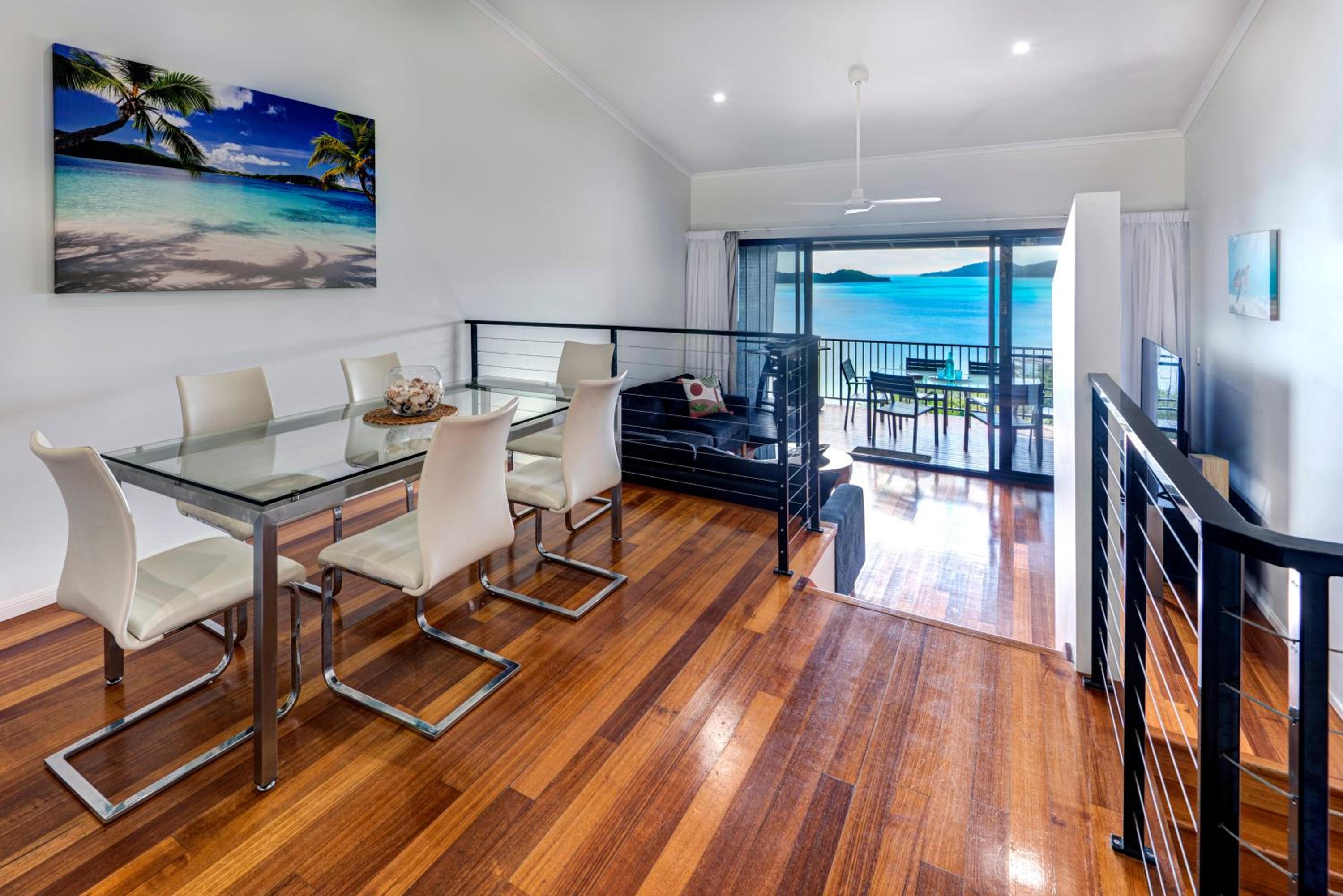 The Panorama 3, Hamilton Island 2 Bedroom 2 Bathroom Ocean View Modern Apartment