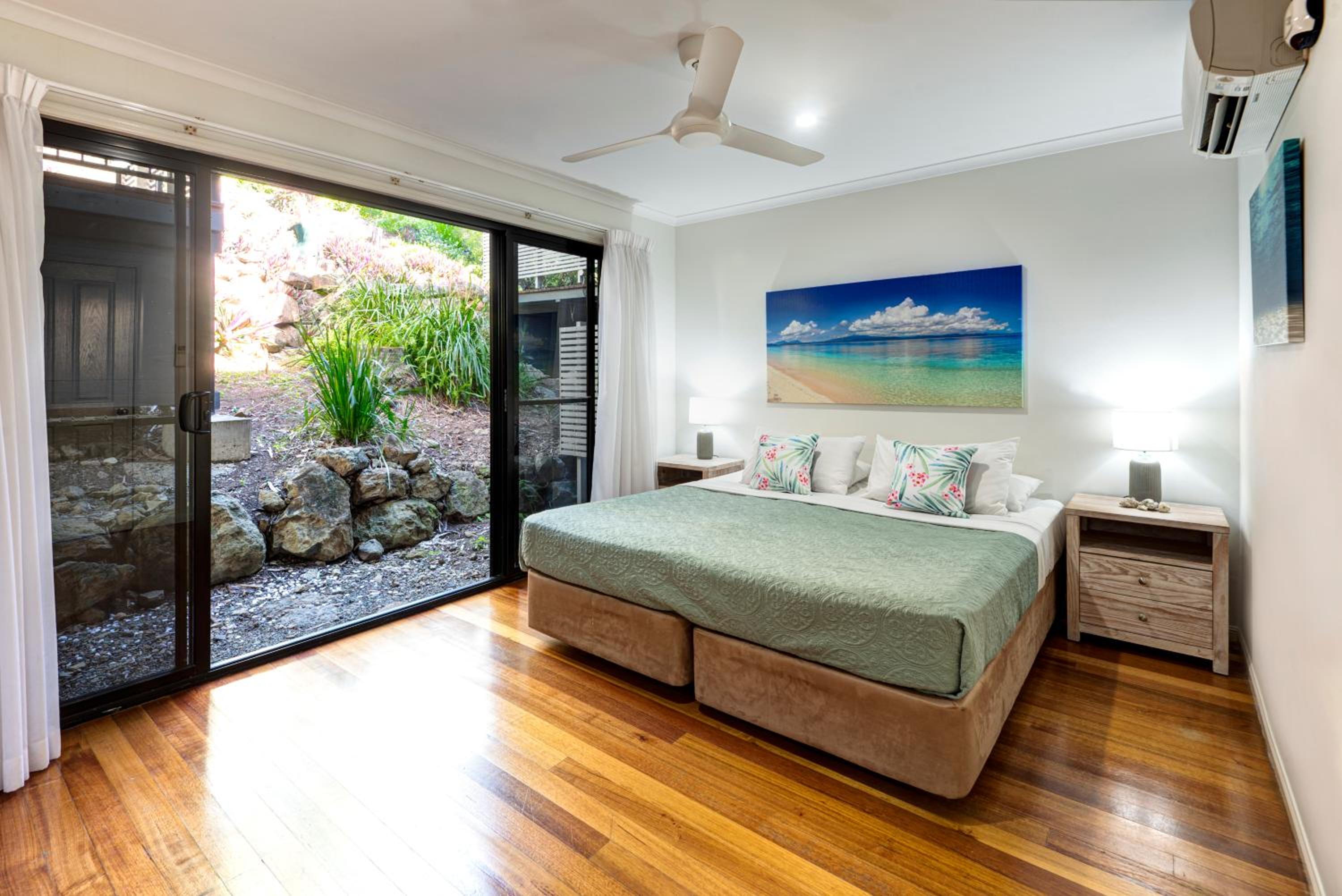 The Panorama 3, Hamilton Island 2 Bedroom 2 Bathroom Ocean View Modern Apartment