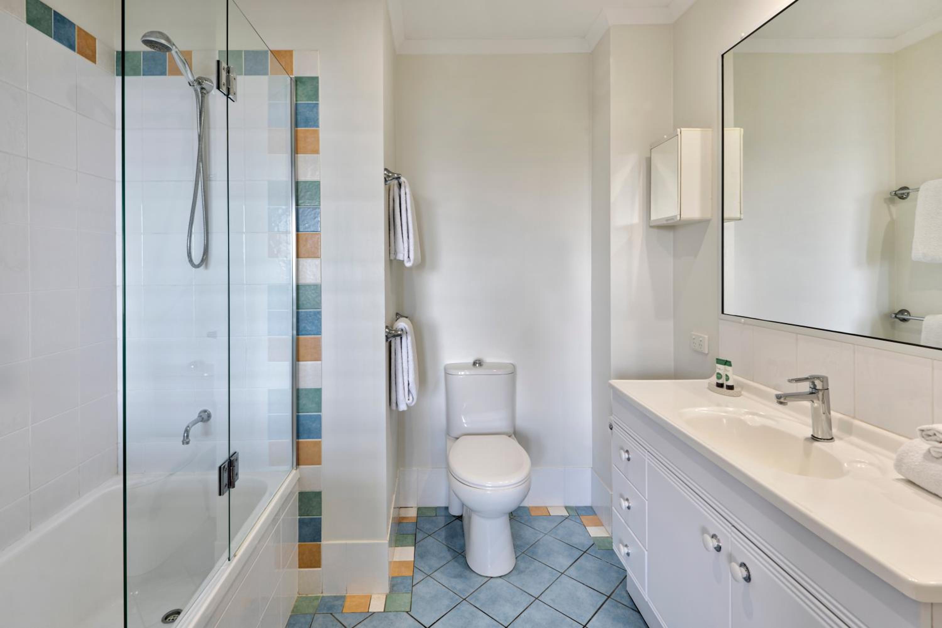 The Panorama 3, Hamilton Island 2 Bedroom 2 Bathroom Ocean View Modern Apartment