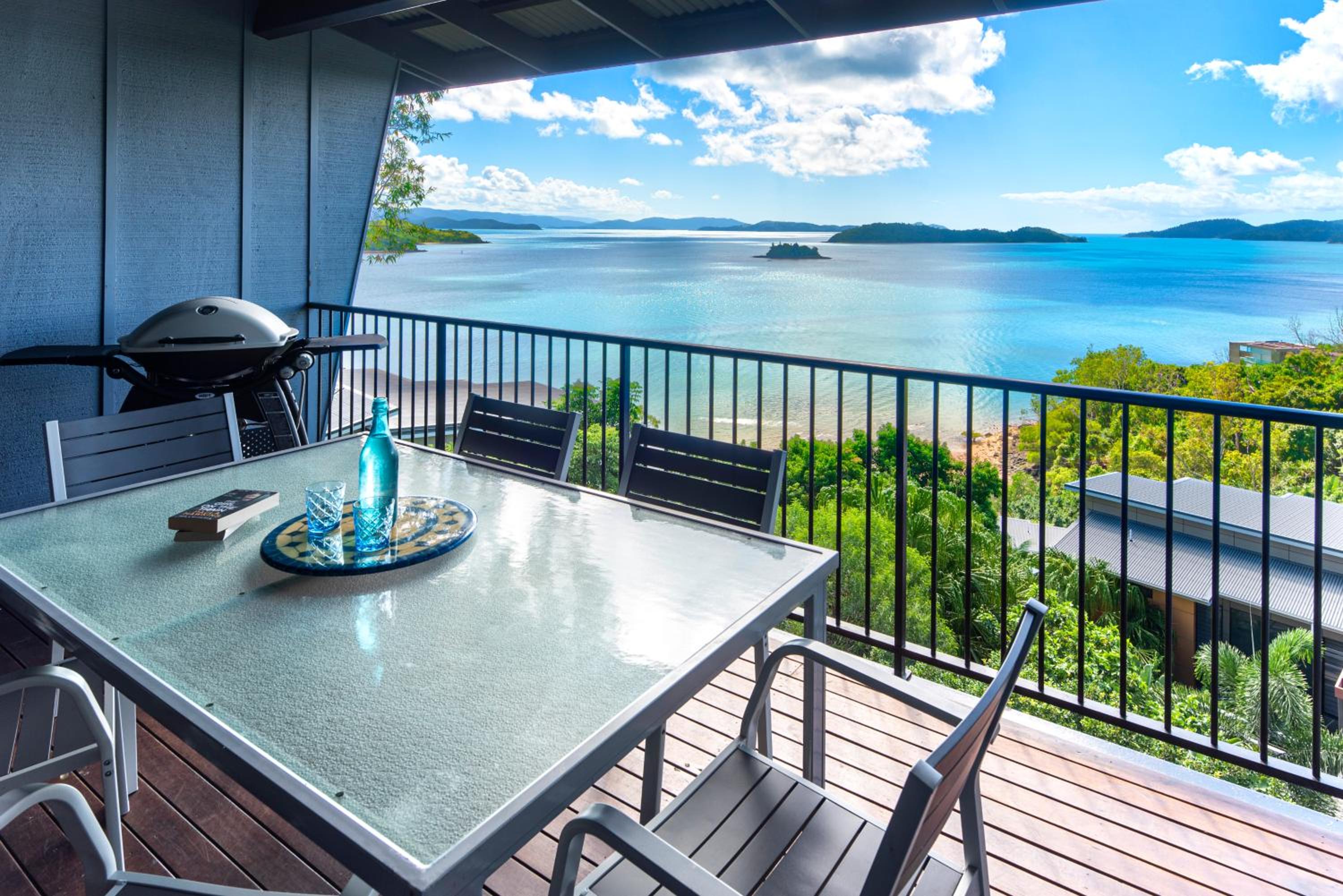The Panorama 3, Hamilton Island 2 Bedroom 2 Bathroom Ocean View Modern Apartment