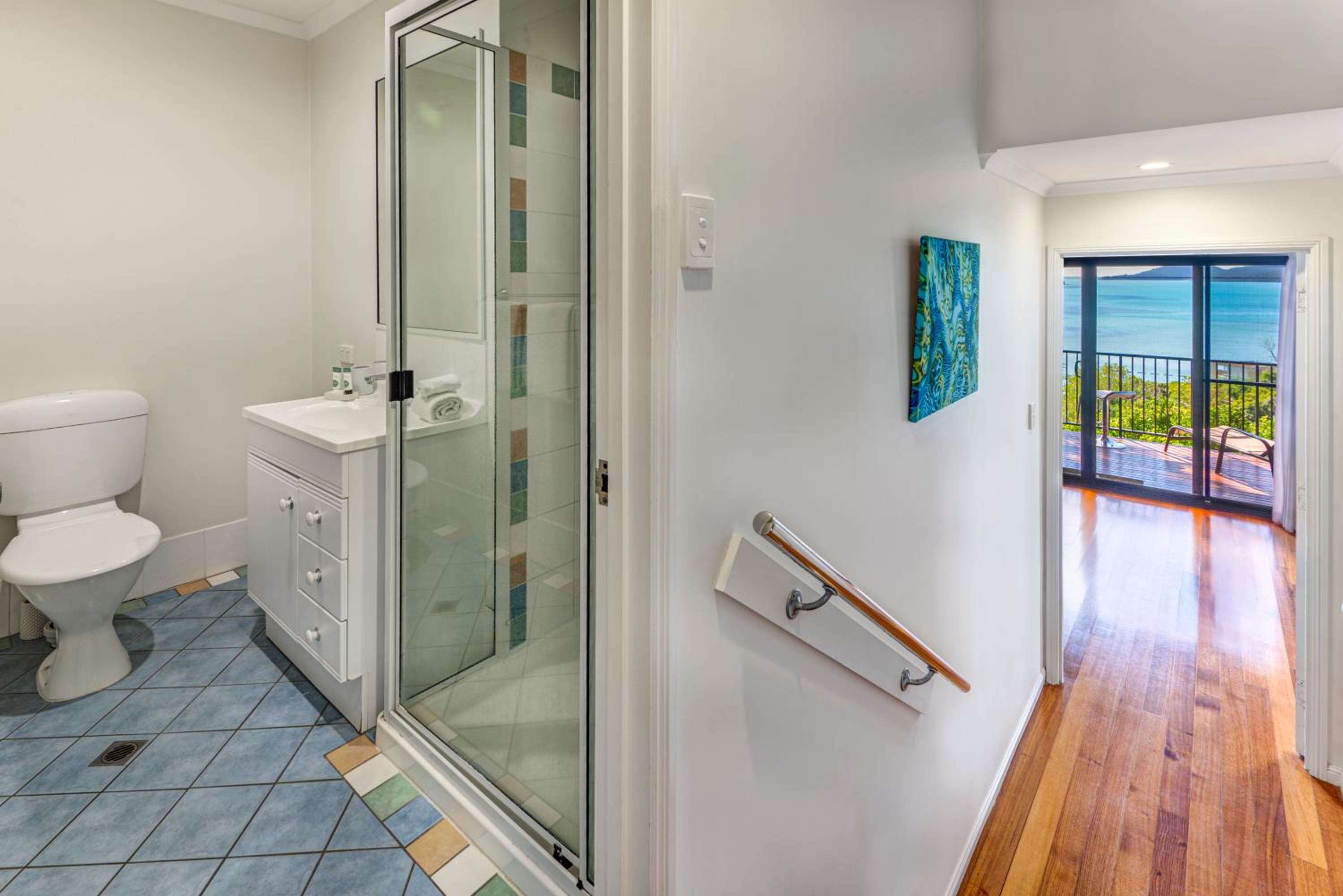 The Panorama 3, Hamilton Island 2 Bedroom 2 Bathroom Ocean View Modern Apartment