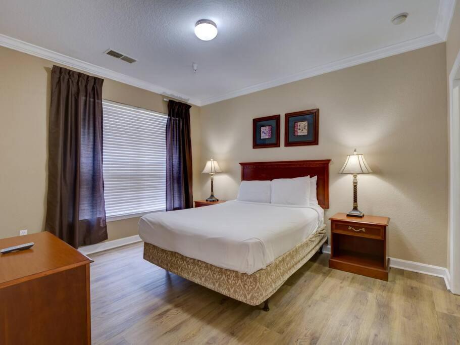 Poolside condo at Tuscana Resort with Hot Tub