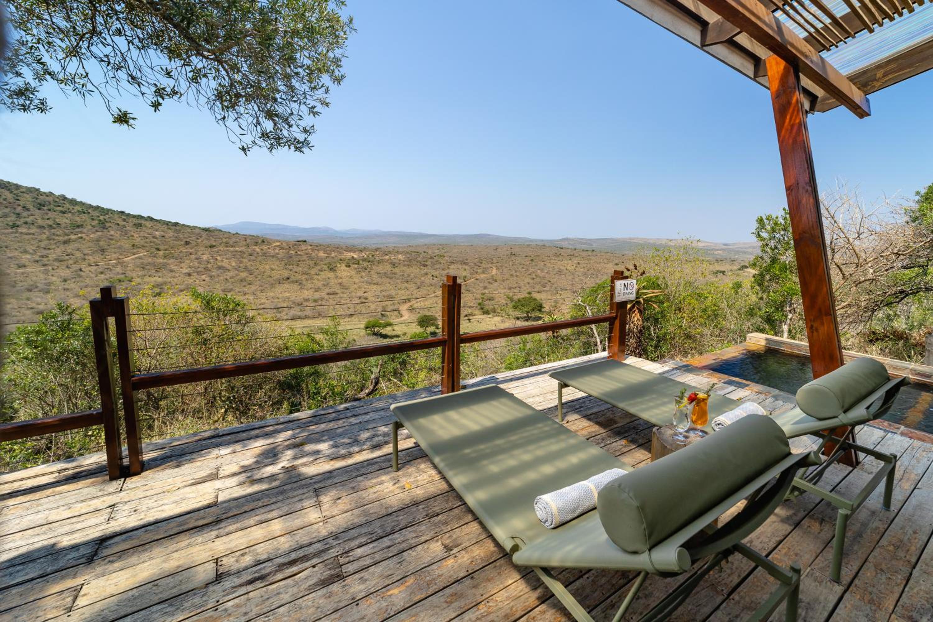 Rhino Ridge Safari Lodge