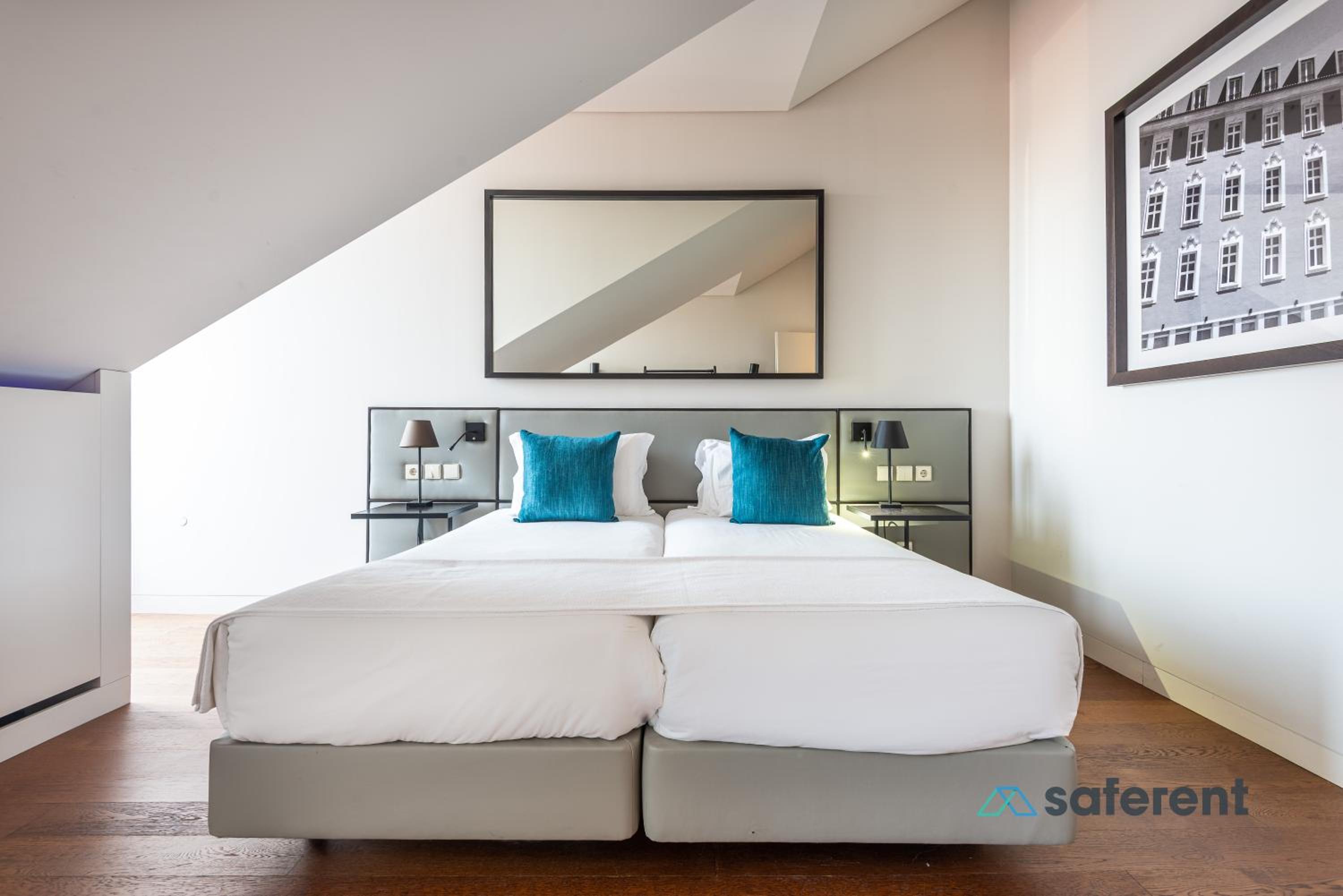 Exclusive Top Floor 2BD by the TimeOut market view 4