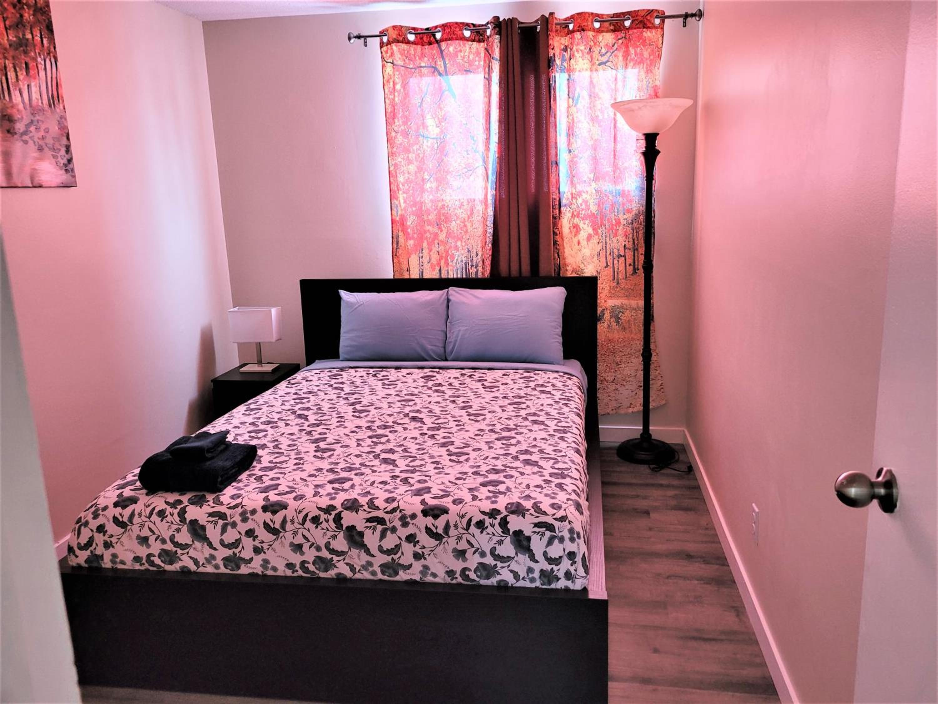 Cozy 4 bedroom townhouse - peaceful feel of home