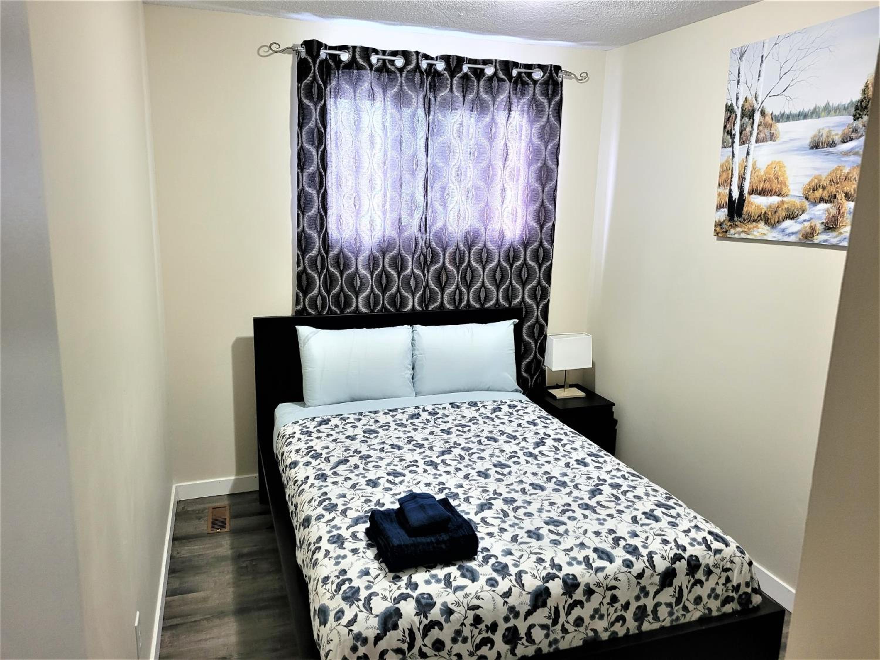 Cozy 4 bedroom townhouse - peaceful feel of home
