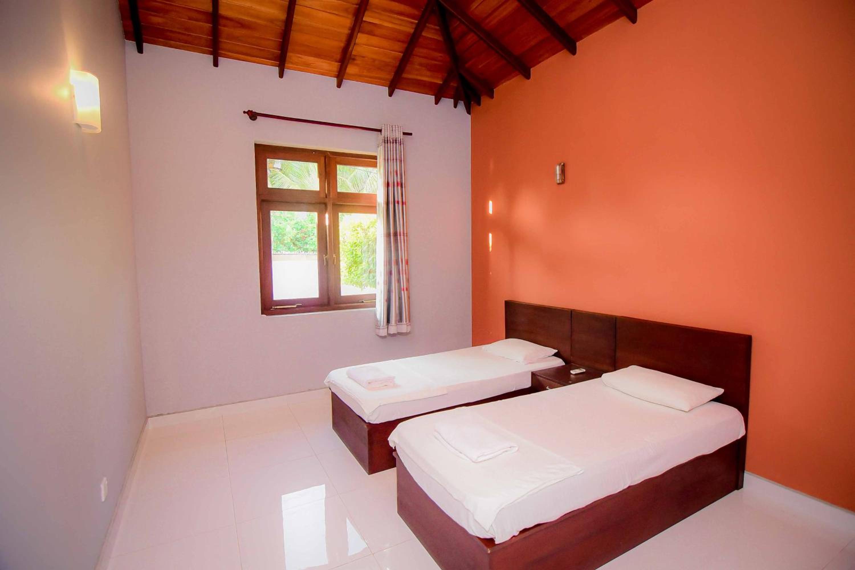 Airport Villa