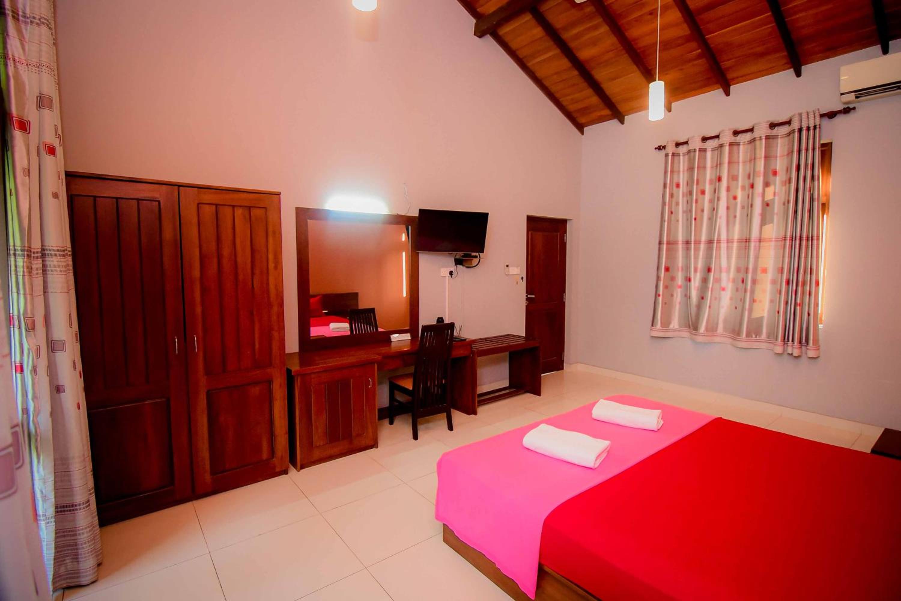 Airport Villa
