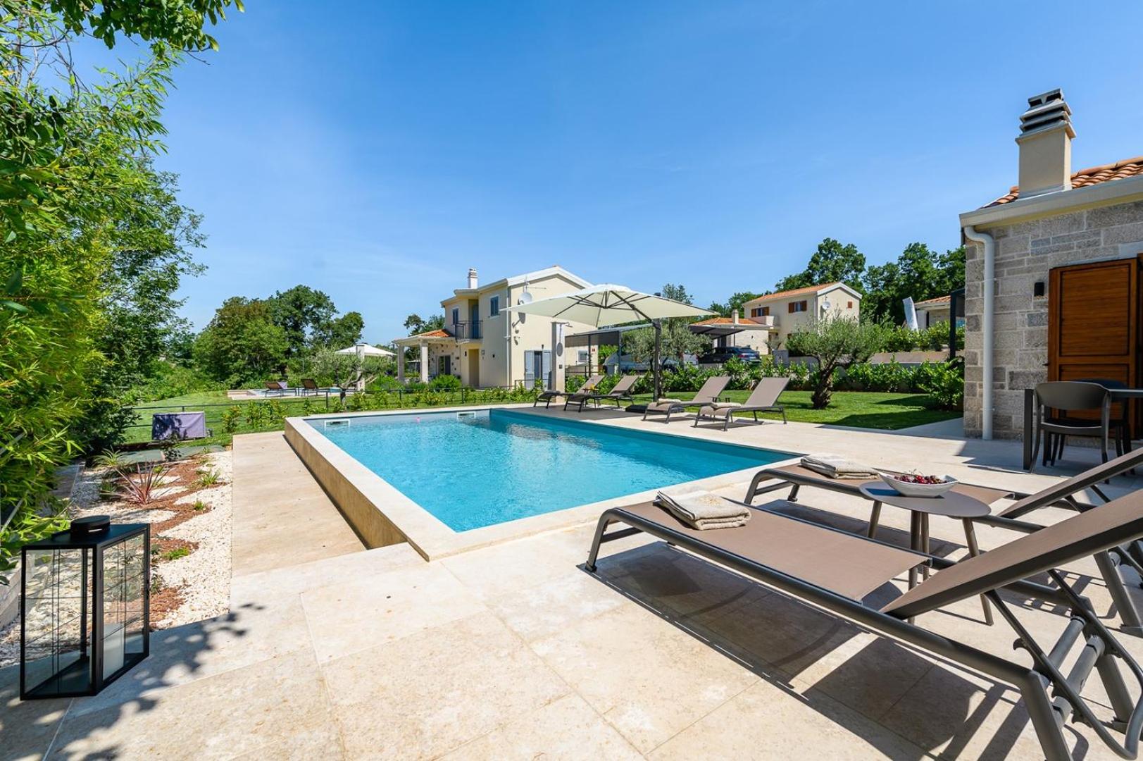 Villa Alloro Muntrilj with pool view 5
