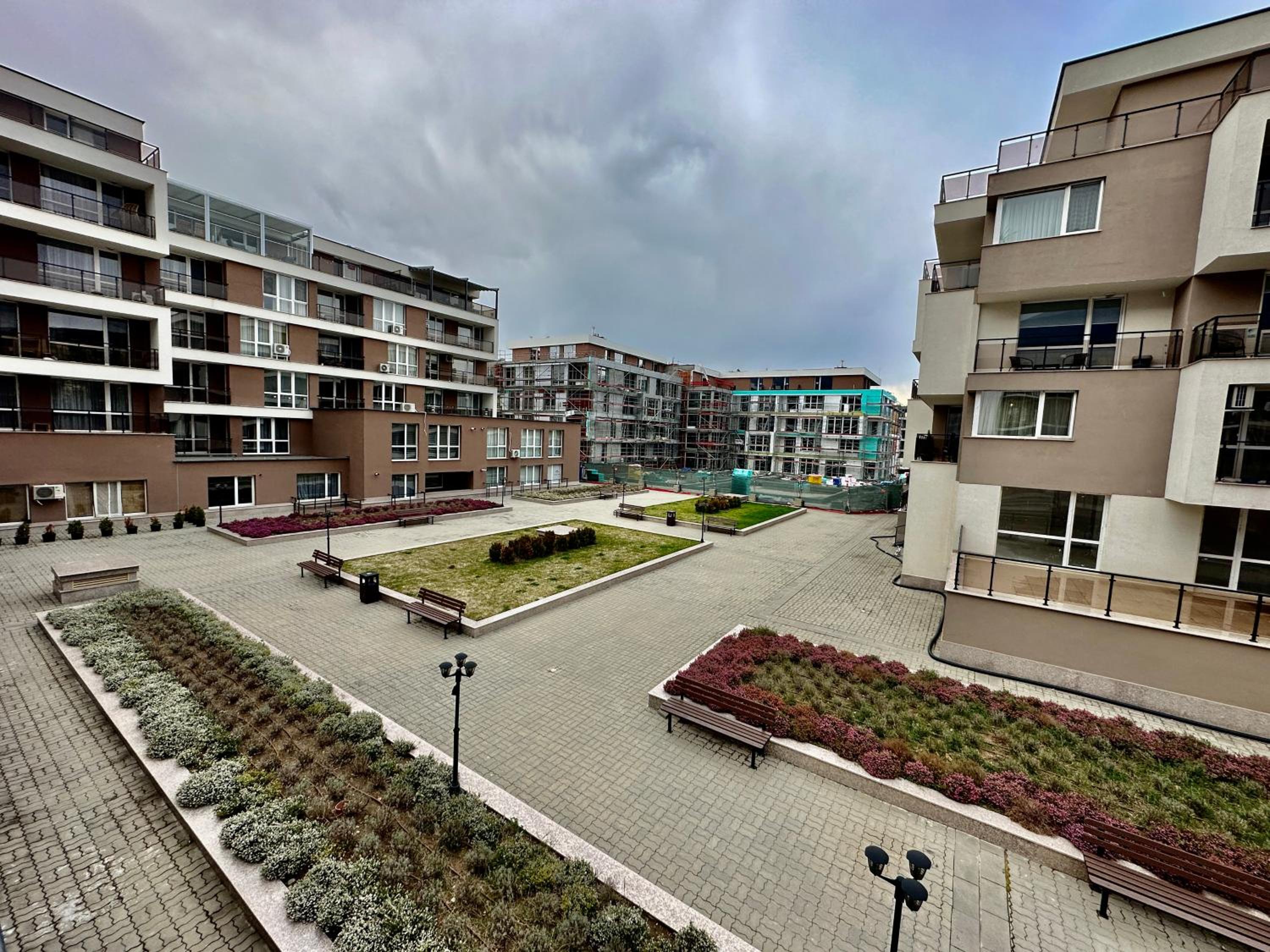 Allegro Home, Apartment by LMG
