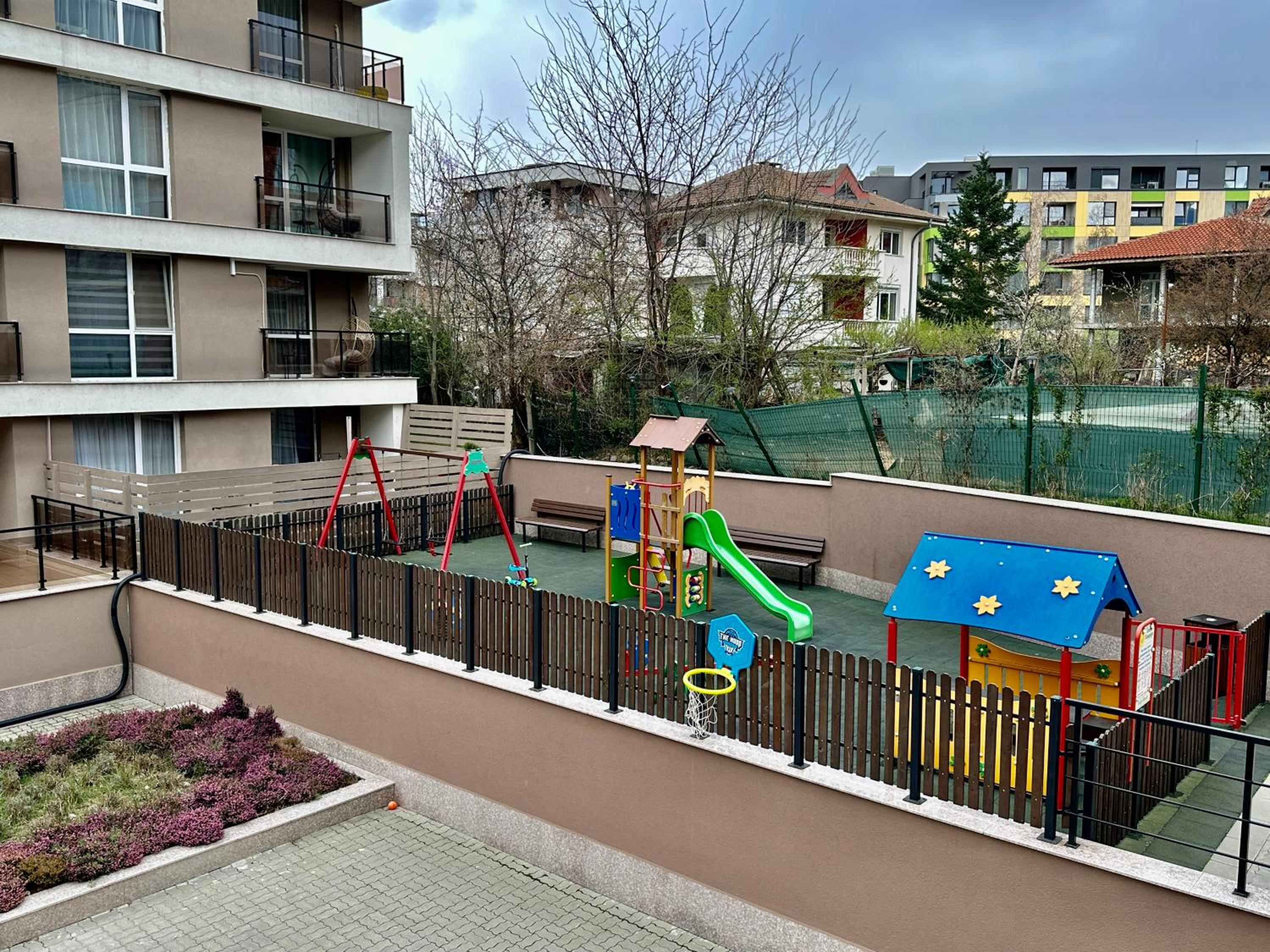 Allegro Home, Apartment by LMG
