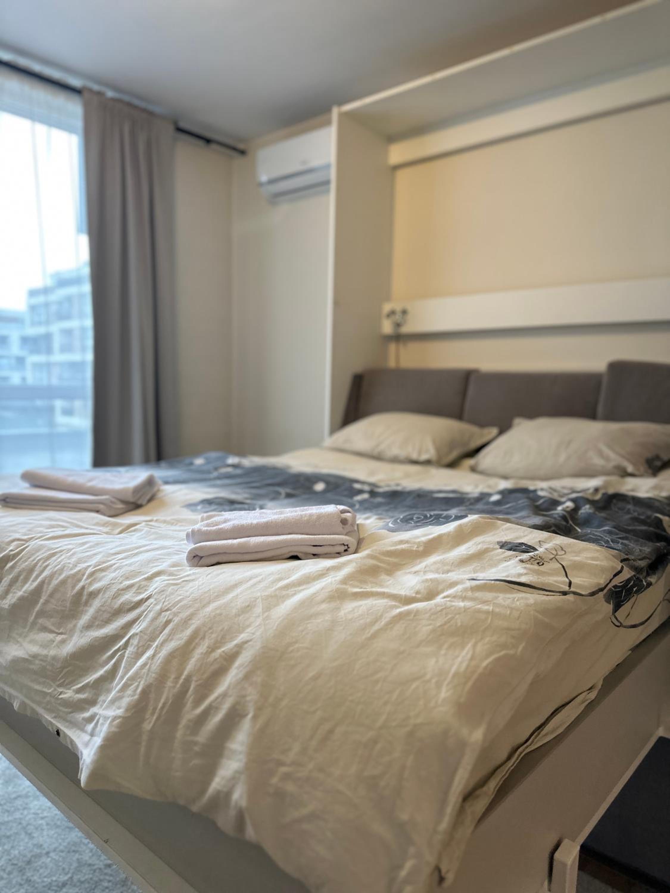 Allegro Home, Apartment by LMG