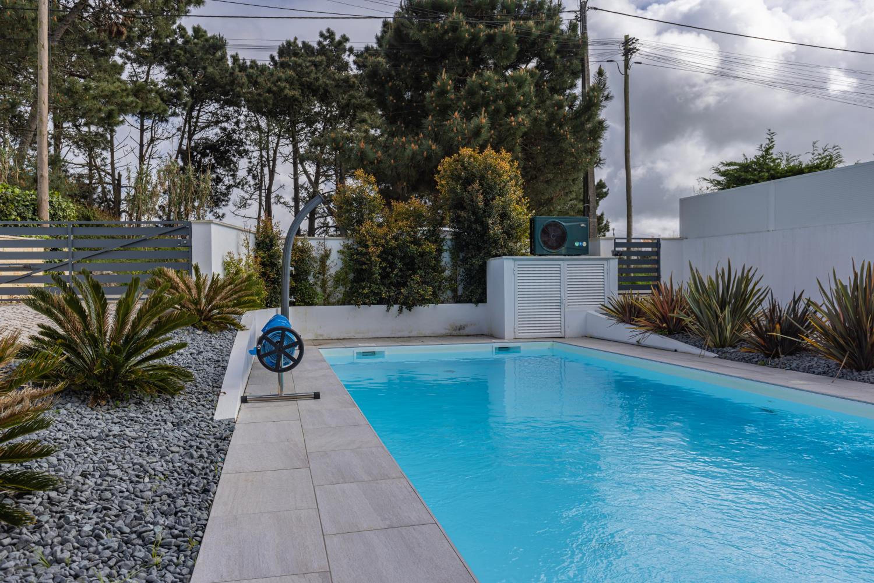 Sunny Paradise W/ Pool by LovelyStay view 5