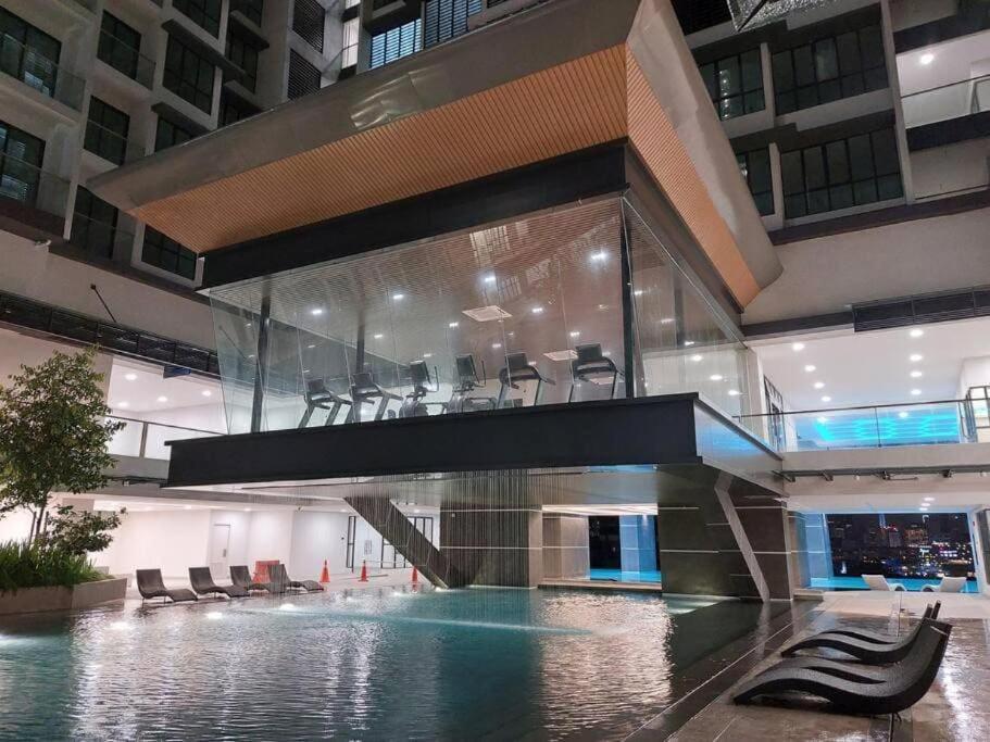 Staycation Hots @ Sunway Velocity Mall