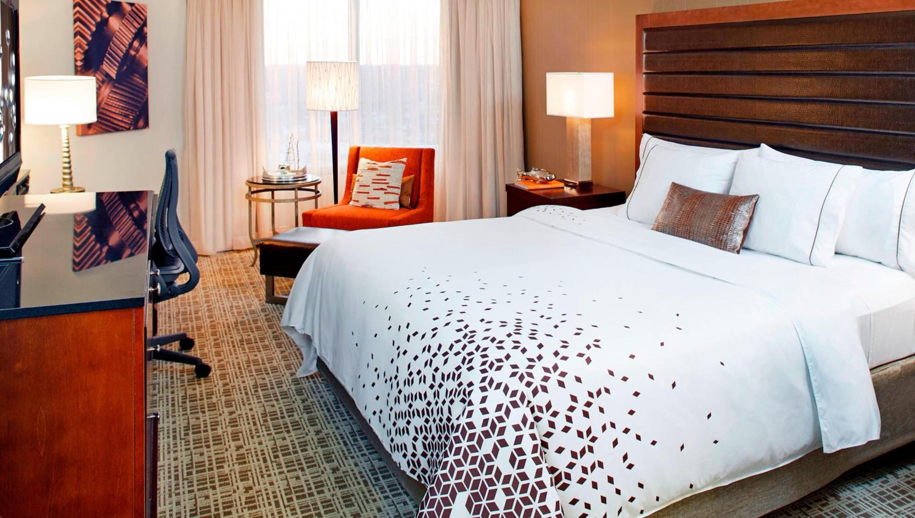 St Louis Vacations - Renaissance St. Louis Airport Hotel - Property Image 2