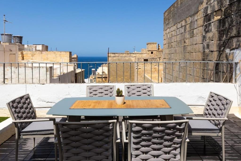 Townhouse with dreamy terrace