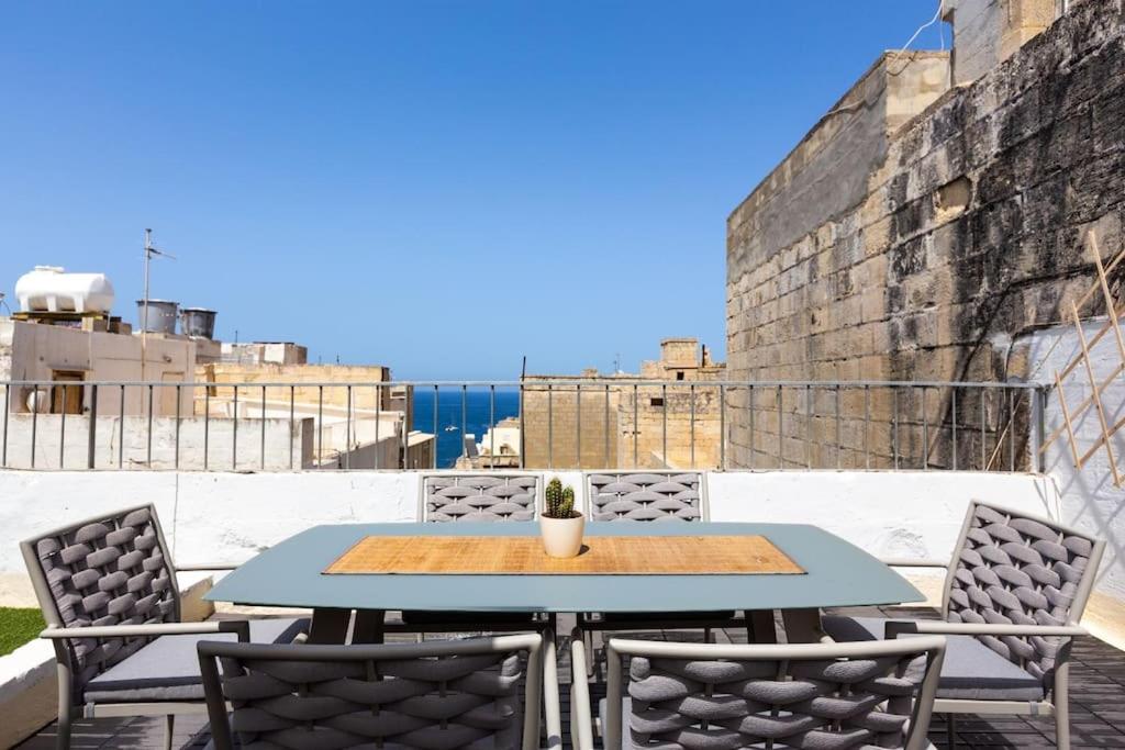 Townhouse with dreamy terrace