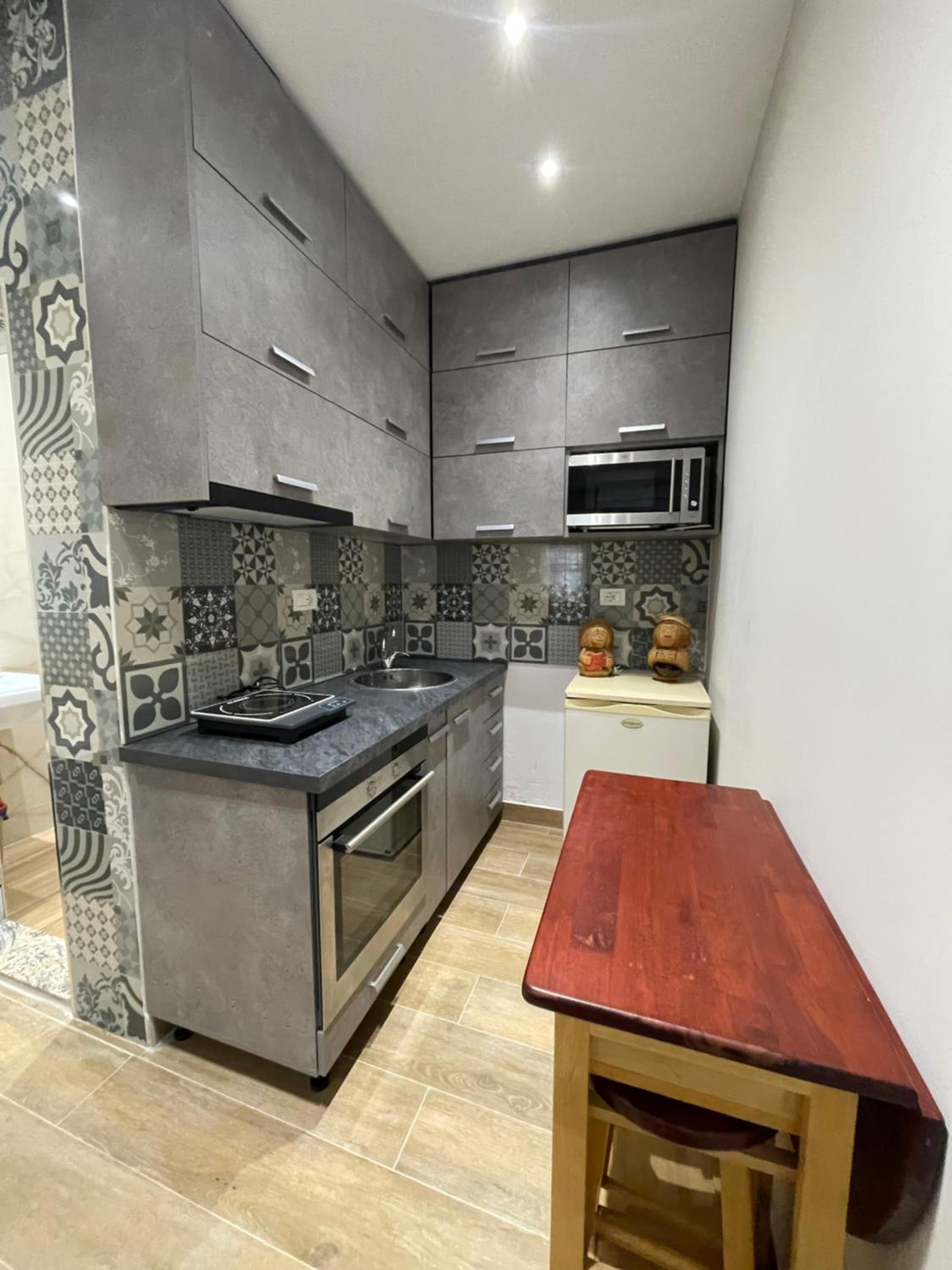 Modern 1 Bedroom City Apartment