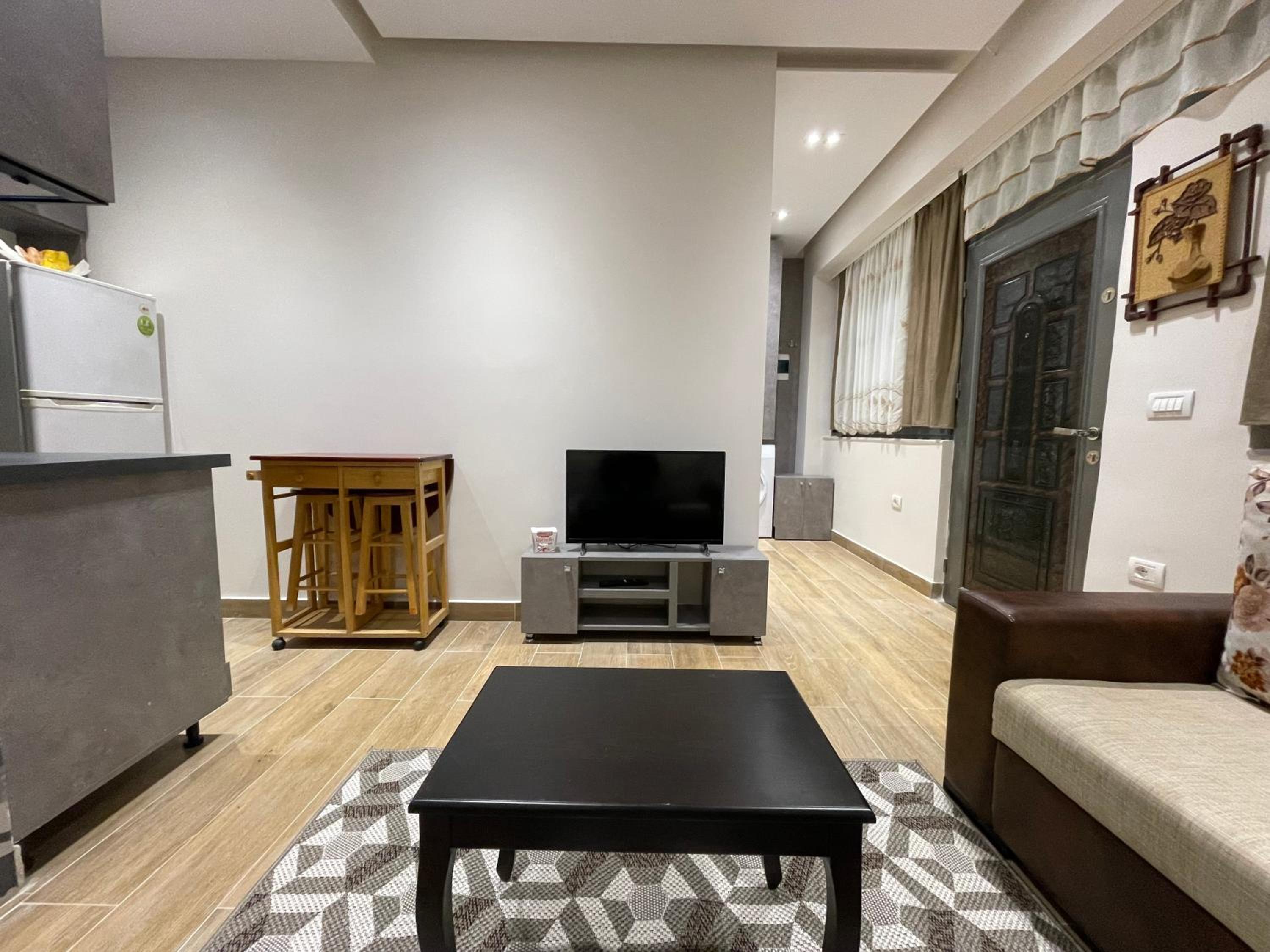 Modern 1 Bedroom City Apartment