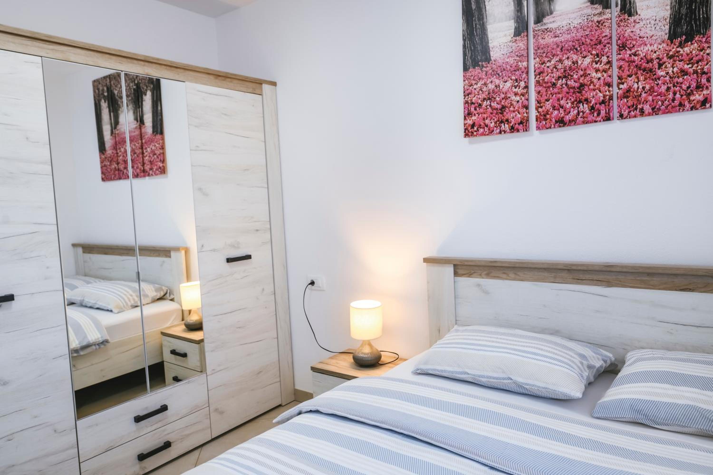 Apartments Mirela