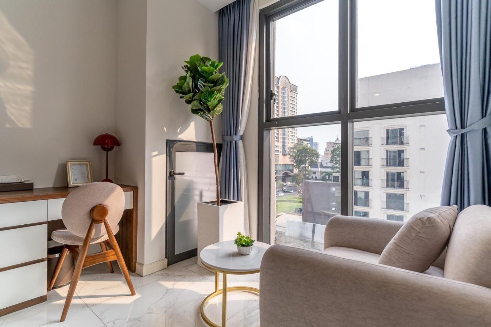 De Lux Central Studio next Hyatt ,Opera House ,Benthanh ,Pool,Gym