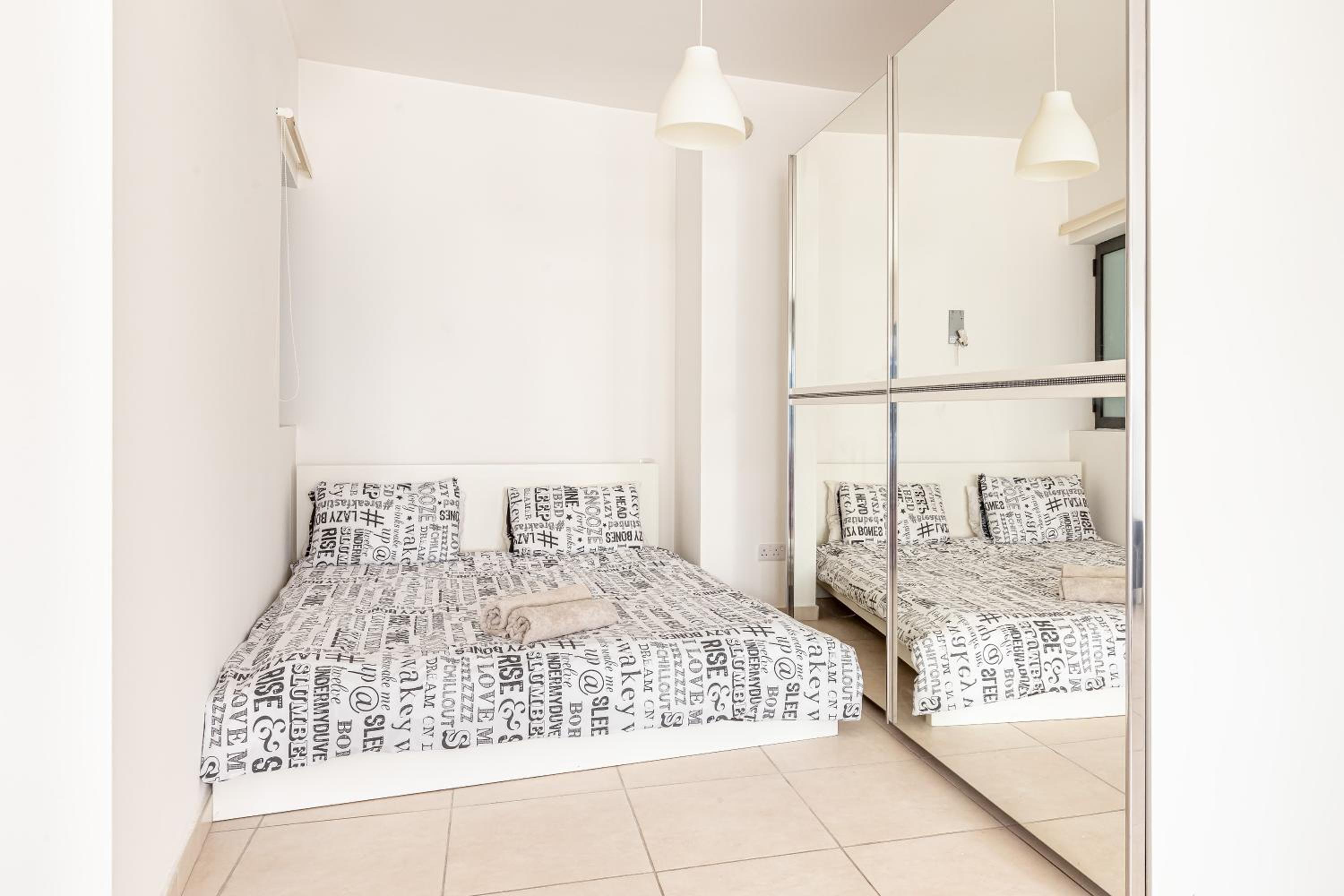 Lovely studio apt in the heart of St Julians photo 3