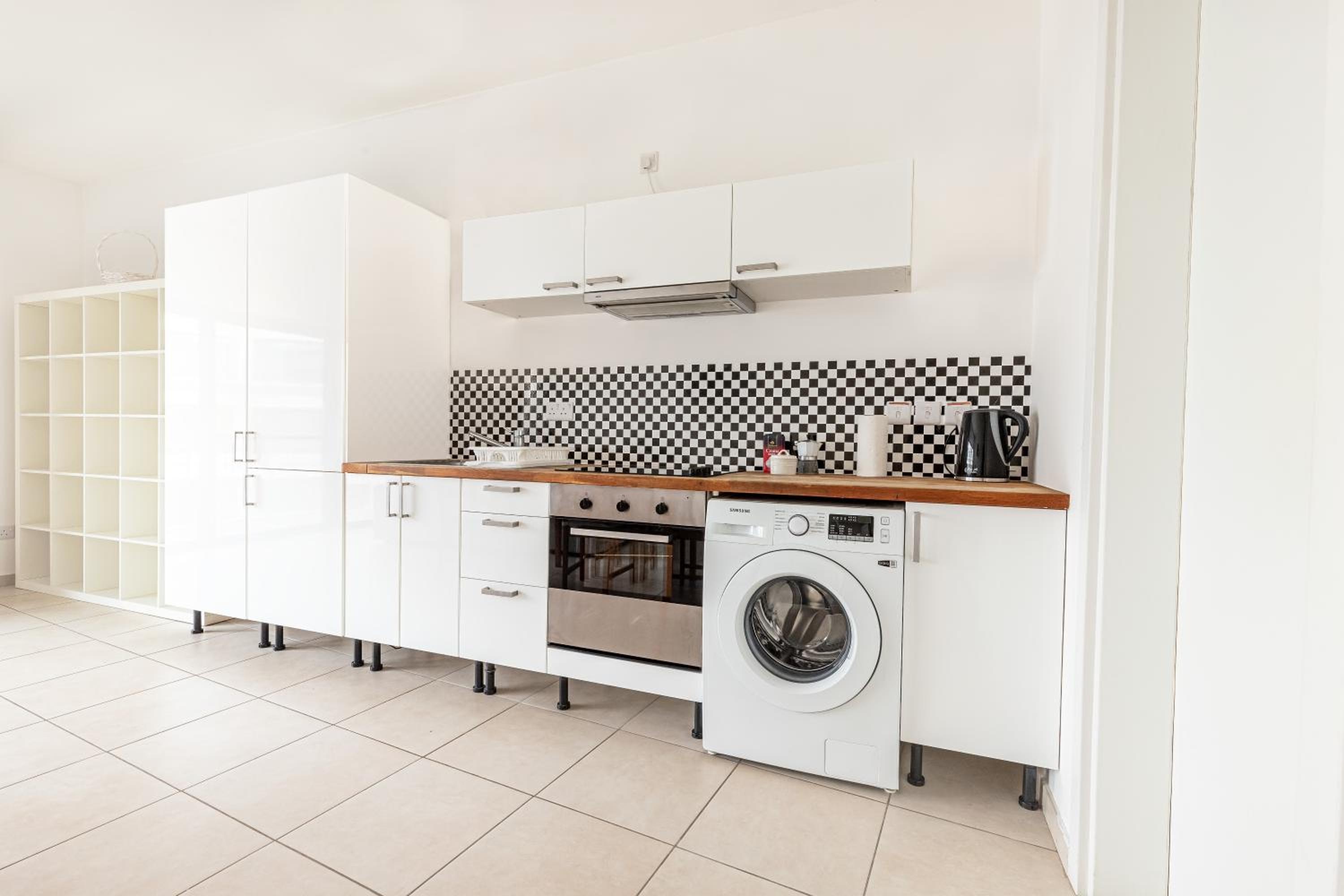 Lovely studio apt in the heart of St Julians photo 5