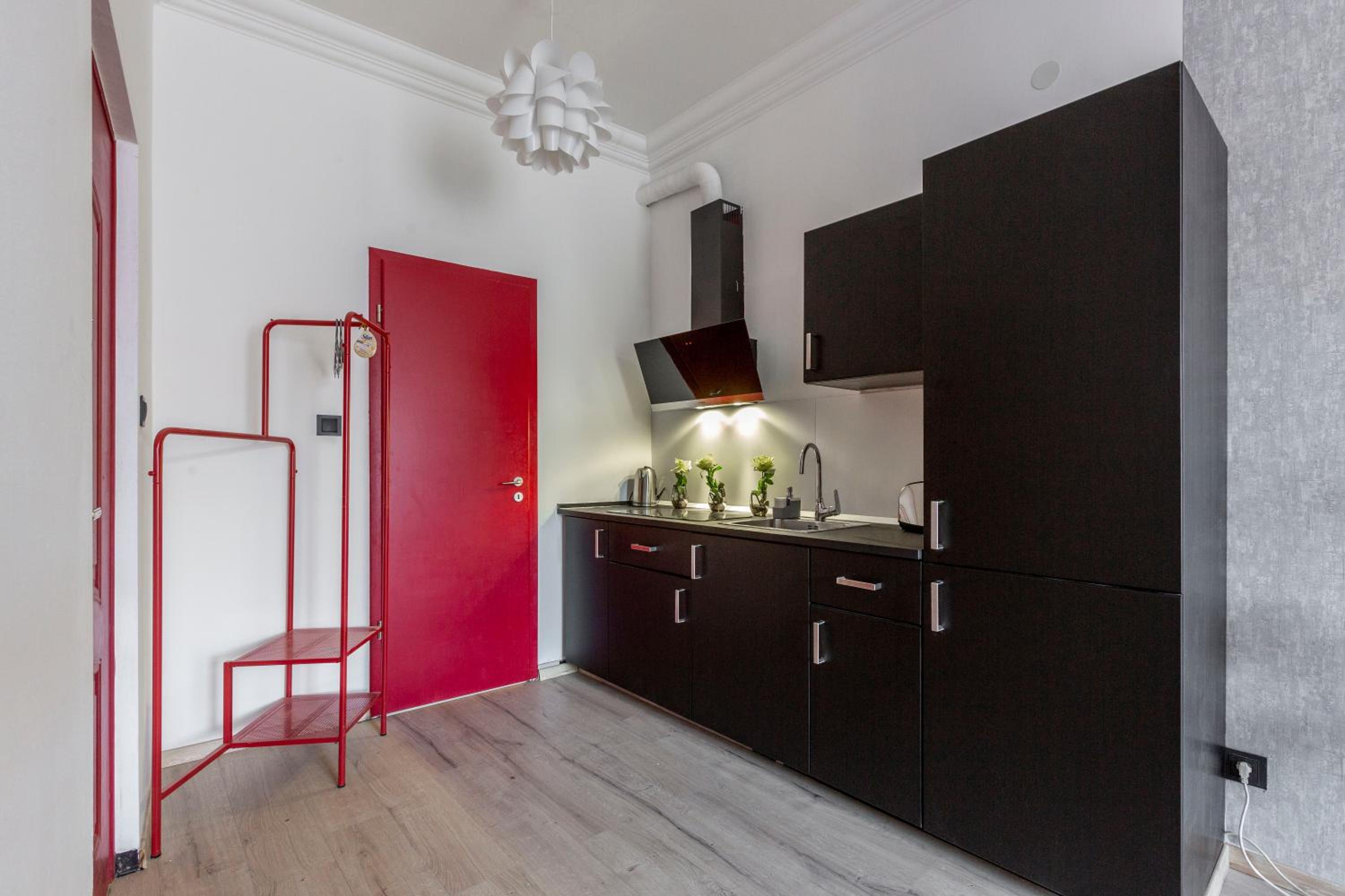 Deluxe Quentin Apartment next to the Synagogue view 2