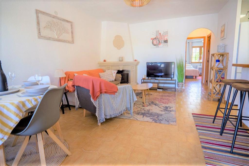Beautiful 2 Bedroom Bungalow with Communal Pools