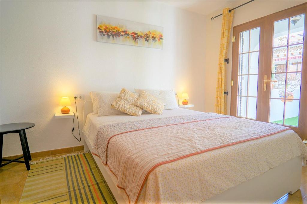 Beautiful 2 Bedroom Bungalow with Communal Pools