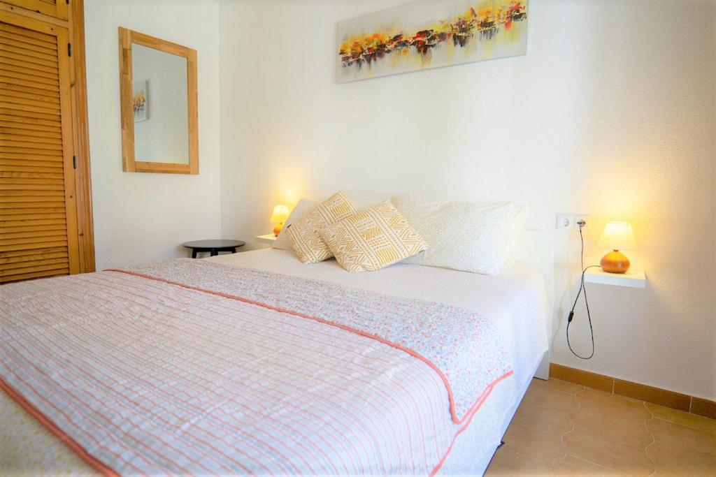 Beautiful 2 Bedroom Bungalow with Communal Pools