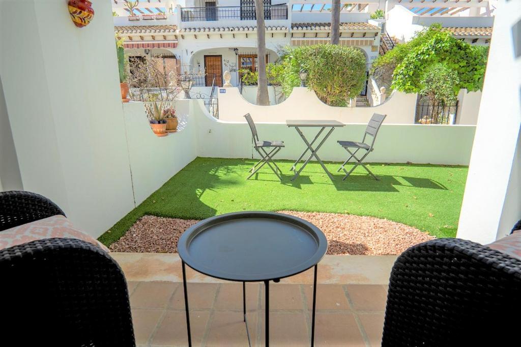 Beautiful 2 Bedroom Bungalow with Communal Pools
