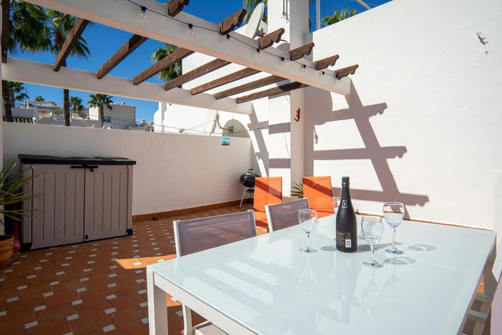 Beautiful 2 Bedroom Bungalow with Communal Pools