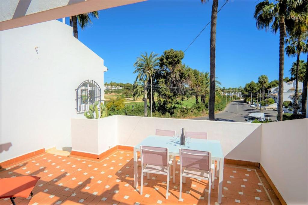Beautiful 2 Bedroom Bungalow with Communal Pools