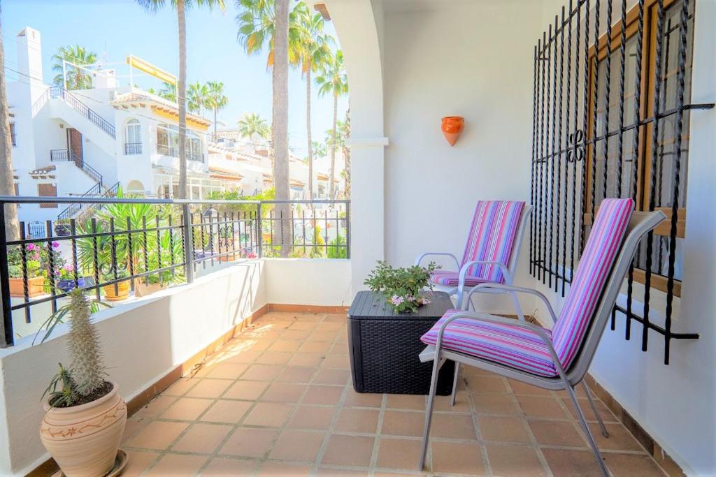 Beautiful 2 Bedroom Bungalow with Communal Pools