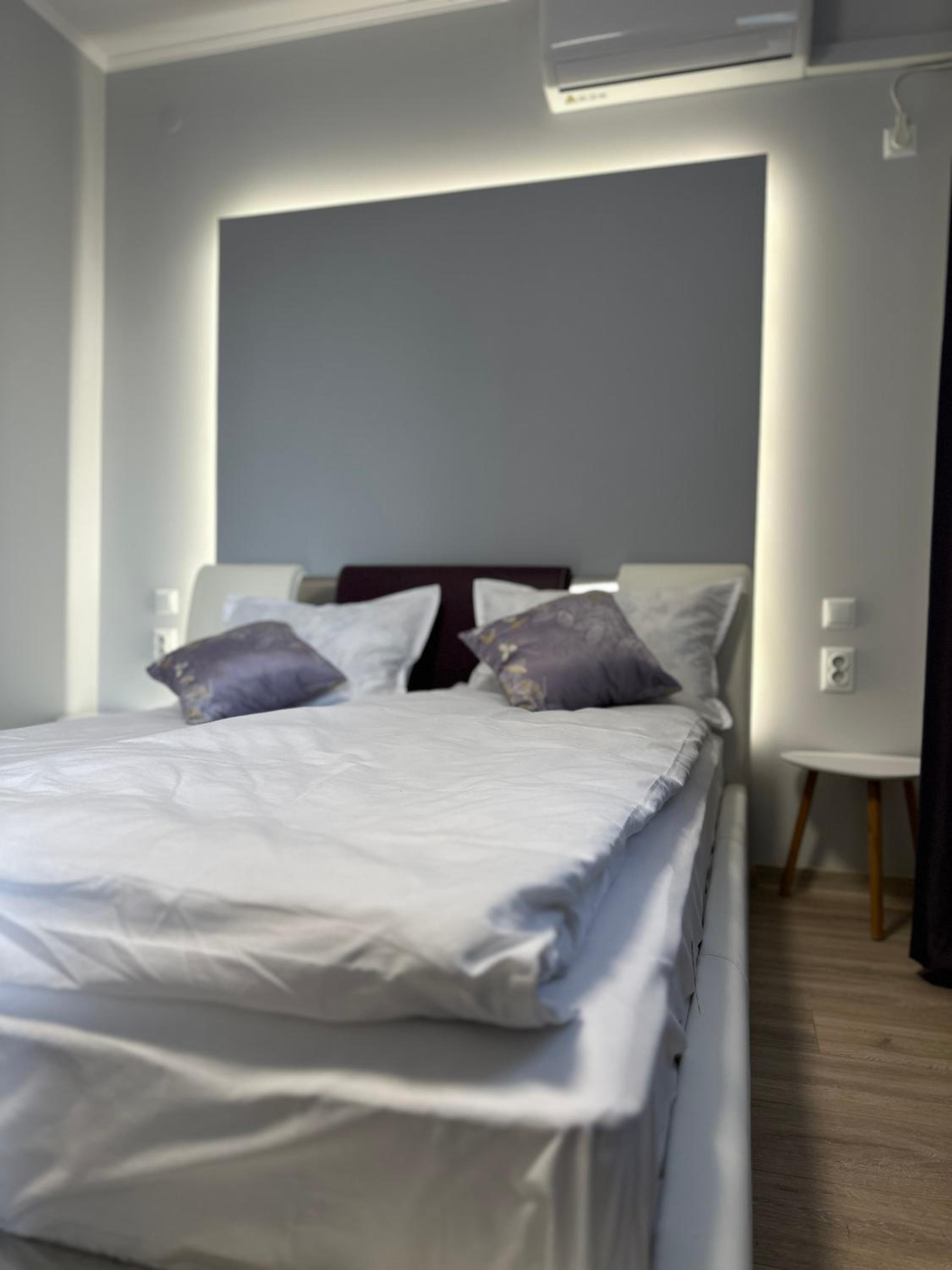 Utopia Apartment 4, by LMG
