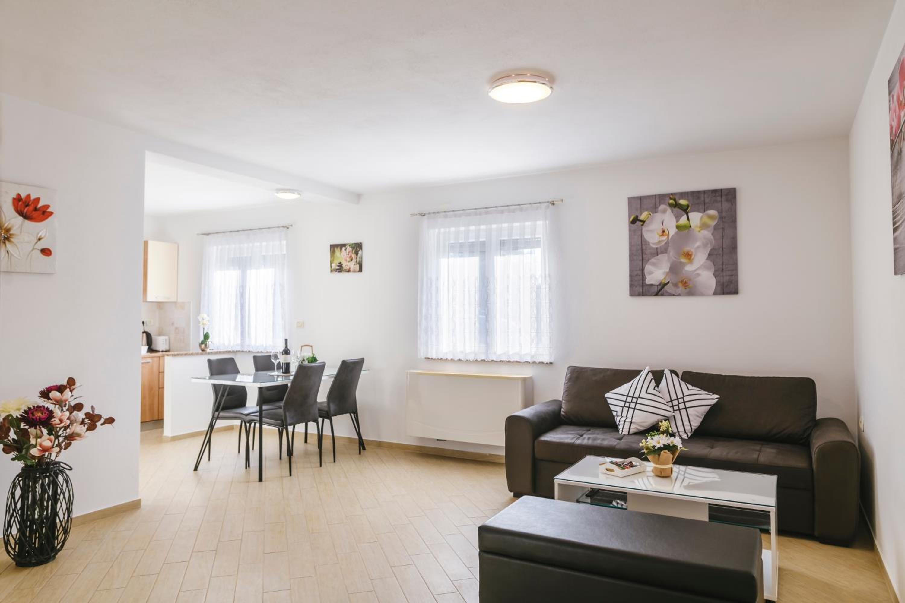 Apartments Mirela