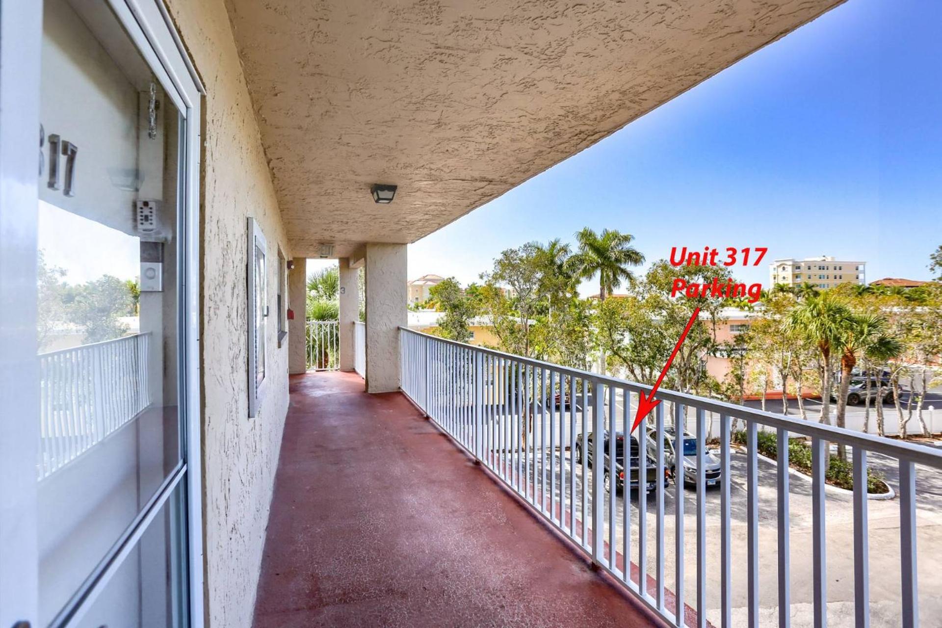 317 Bayshores Yacht Tennis Club