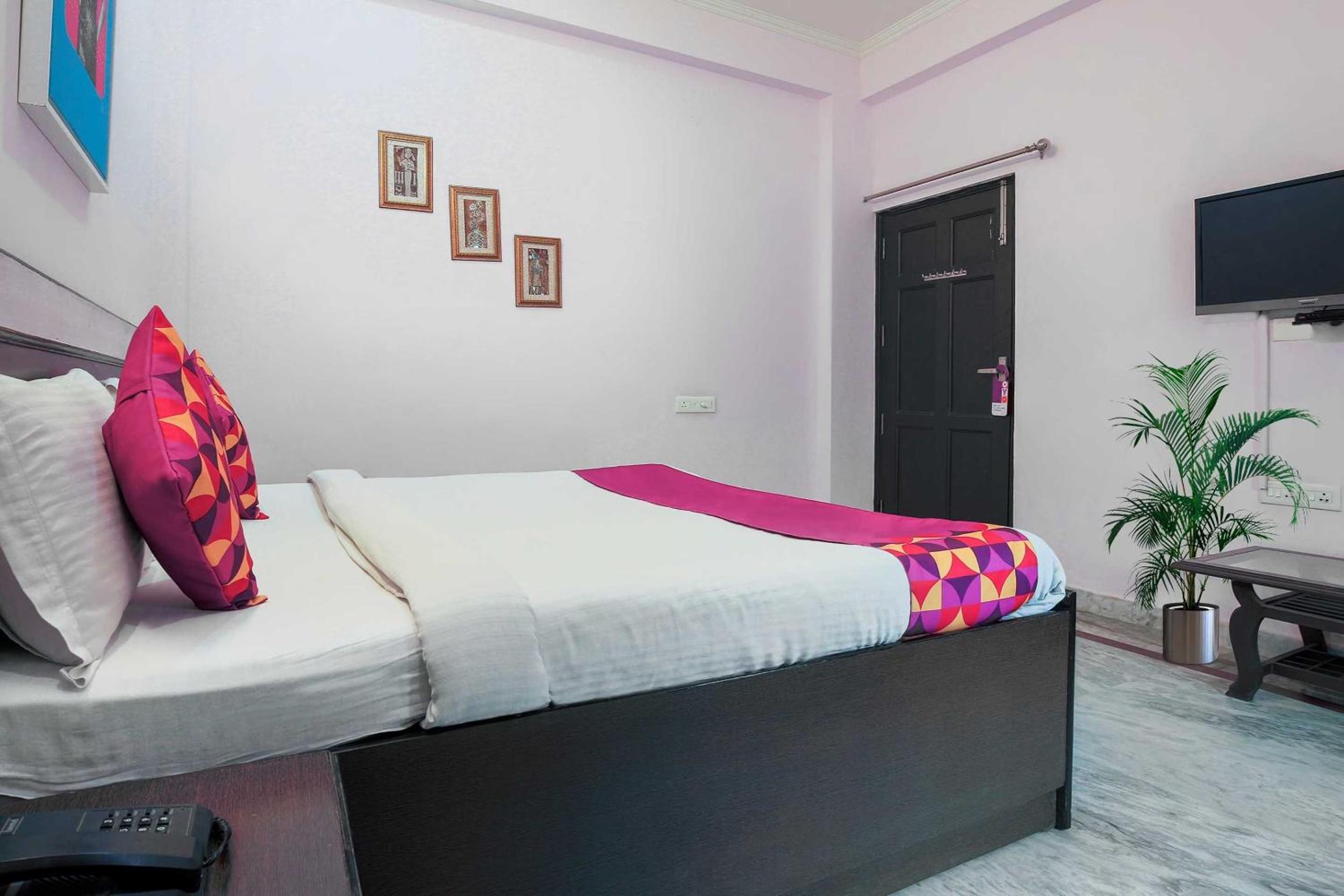 Collection O The Orchid Hotel Near Omaxe Celebration Mall view 4
