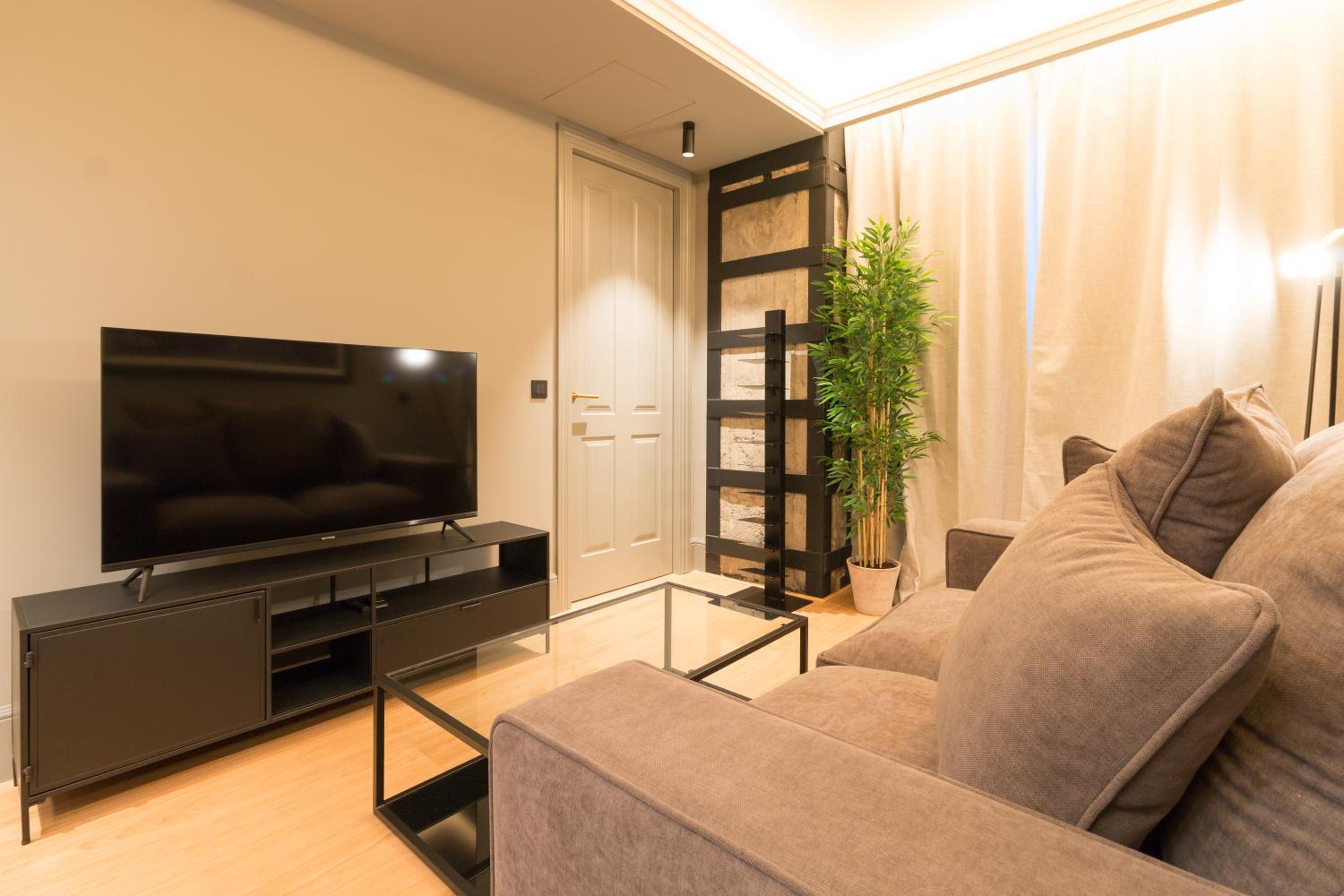 Old Town Apartments by Staynnapartments