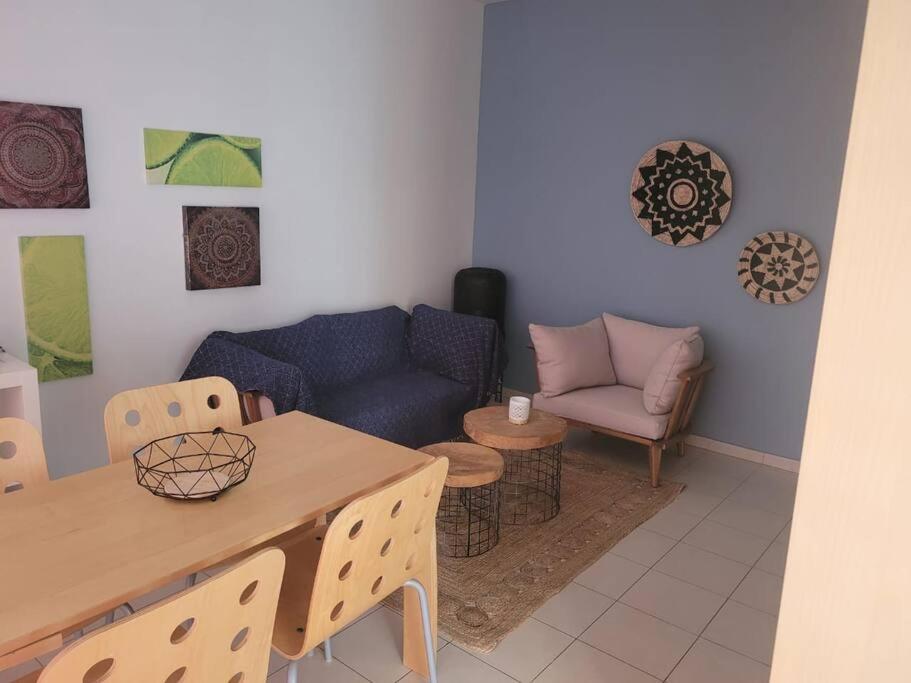 One bedroom apartment with pool view 4